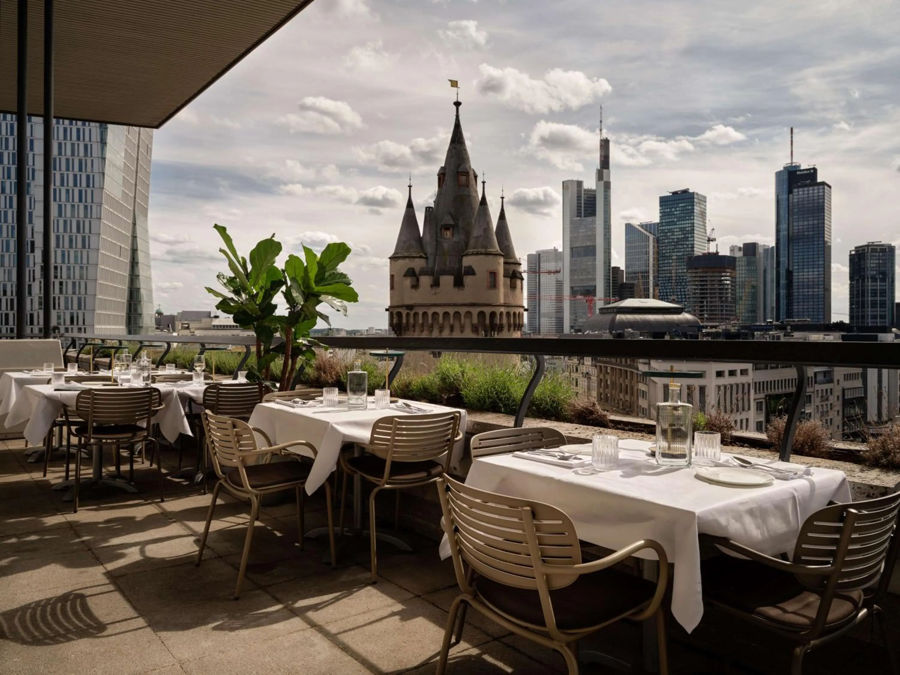 Restaurant/places to eat in Flemings Selection Hotel Frankfurt-City