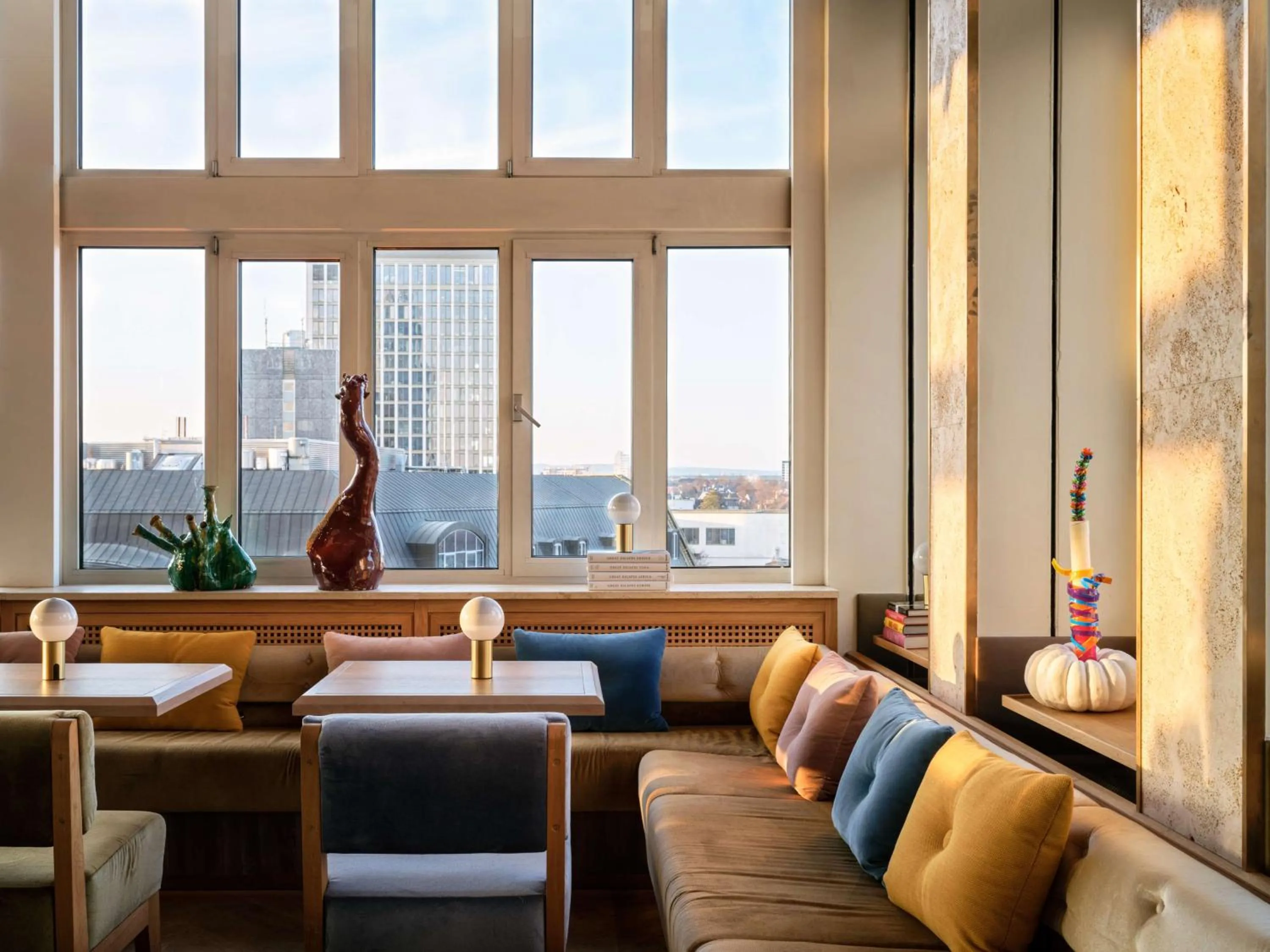 Lounge or bar in Flemings Selection Hotel Frankfurt-City