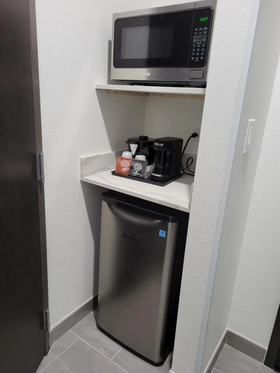 Coffee/tea facilities in La Quinta Inn & Suites by Wyndham Terrell