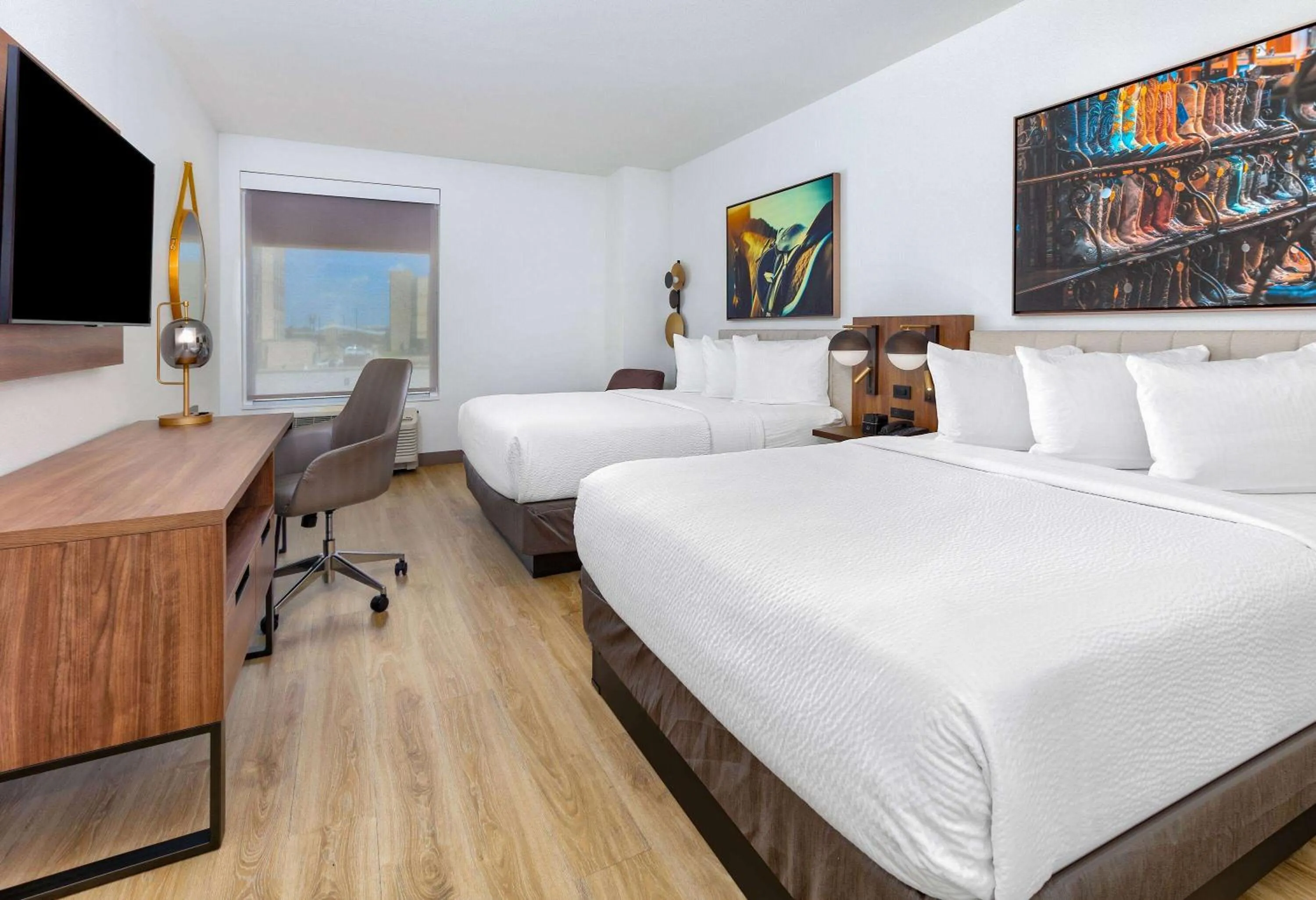 Photo of the whole room, Bed in La Quinta Inn & Suites by Wyndham Terrell