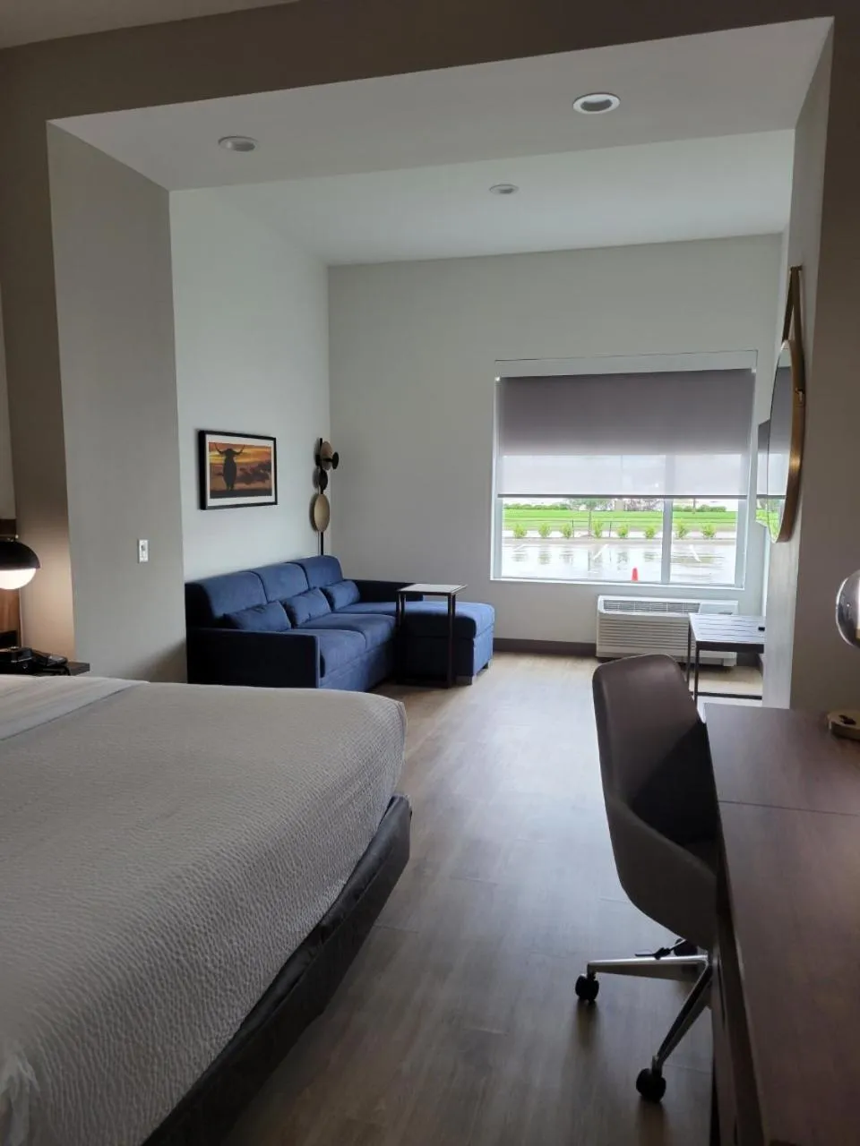 Coffee/tea facilities, Bed in La Quinta Inn & Suites by Wyndham Terrell