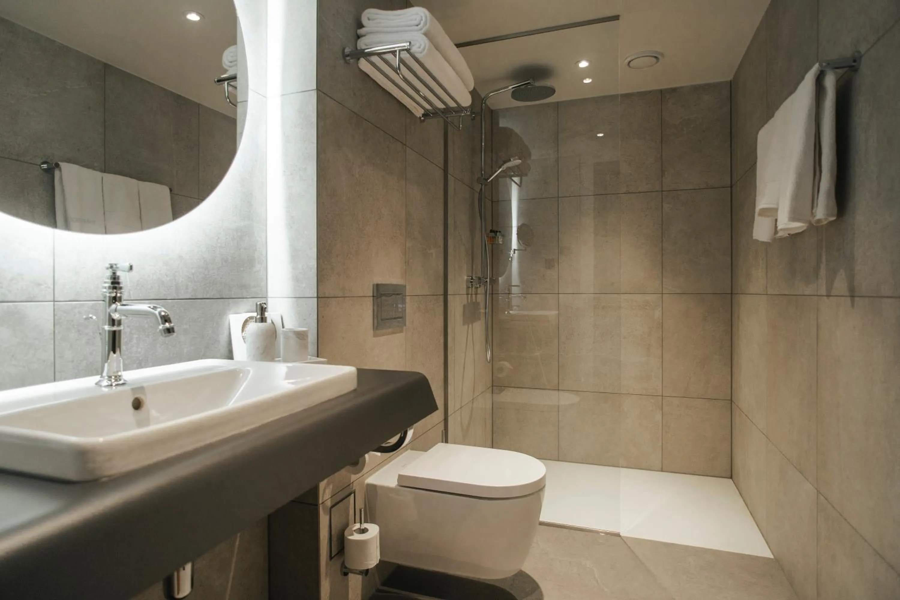 Bathroom in Padise Manor