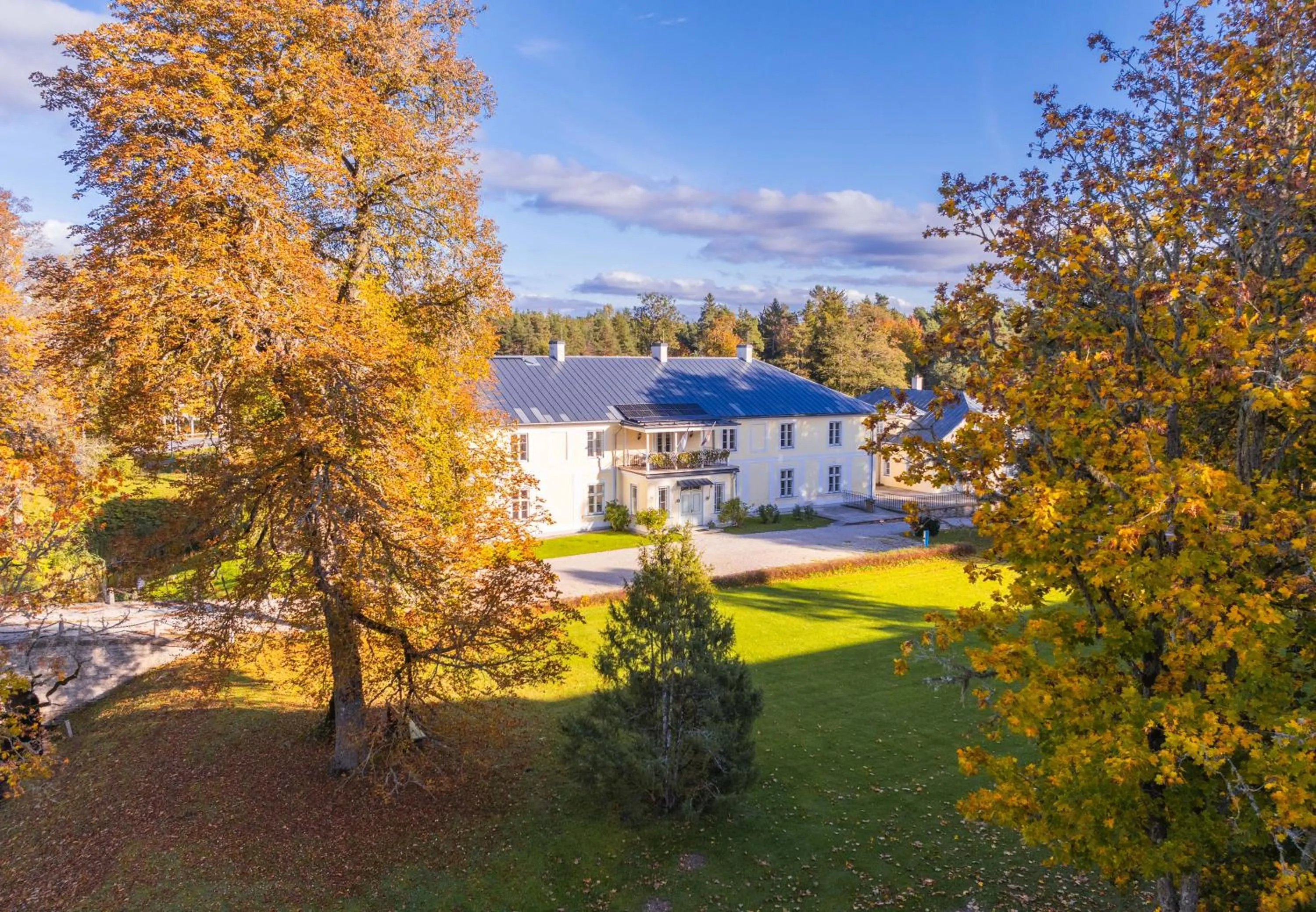 Property building in Padise Manor