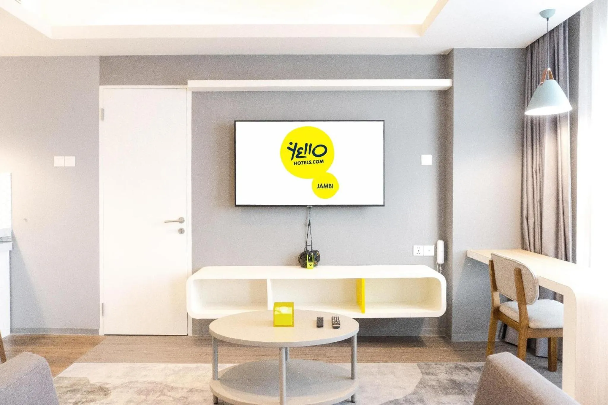 TV and multimedia in Yello Hotel Jambi