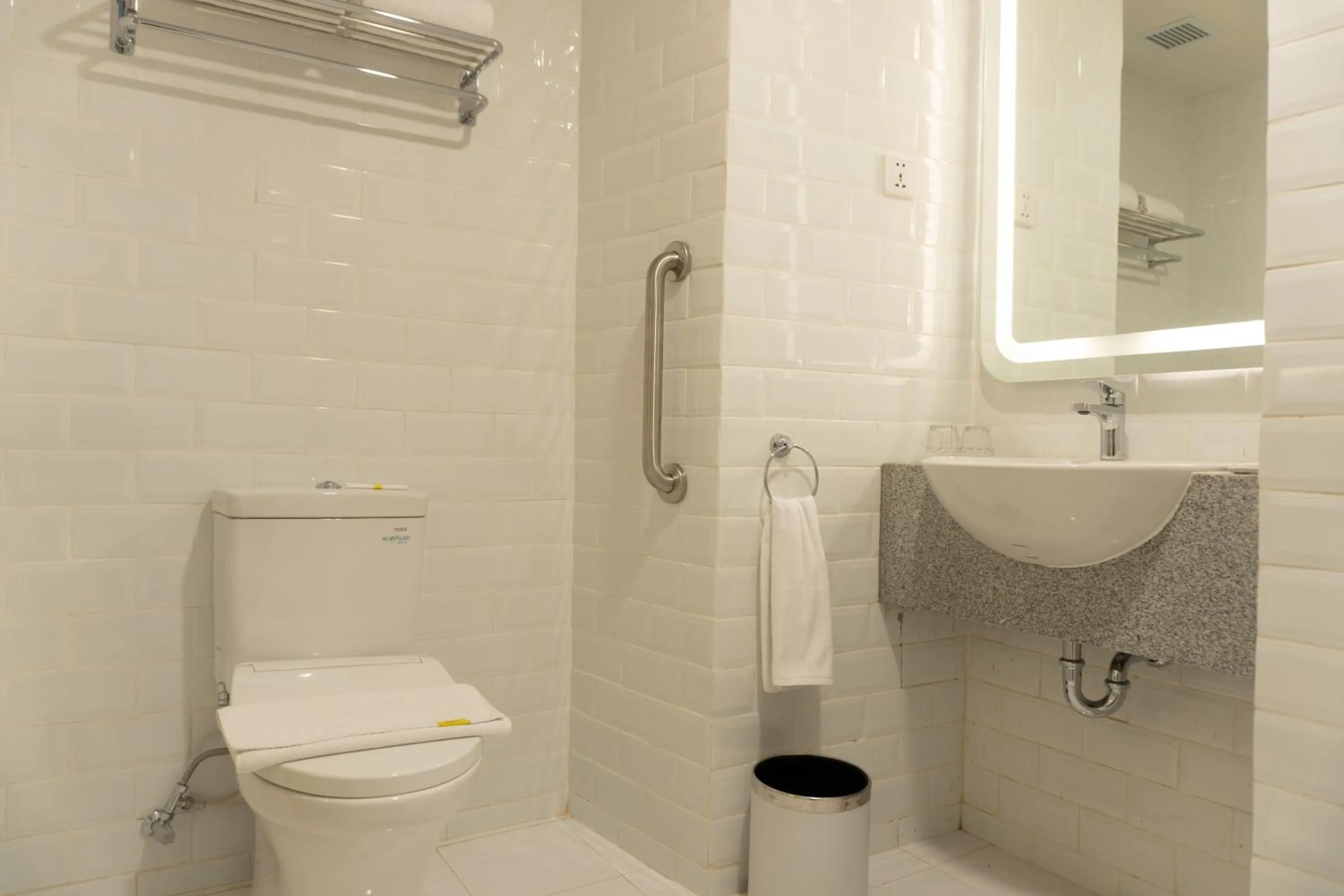 Bathroom in Yello Hotel Jambi