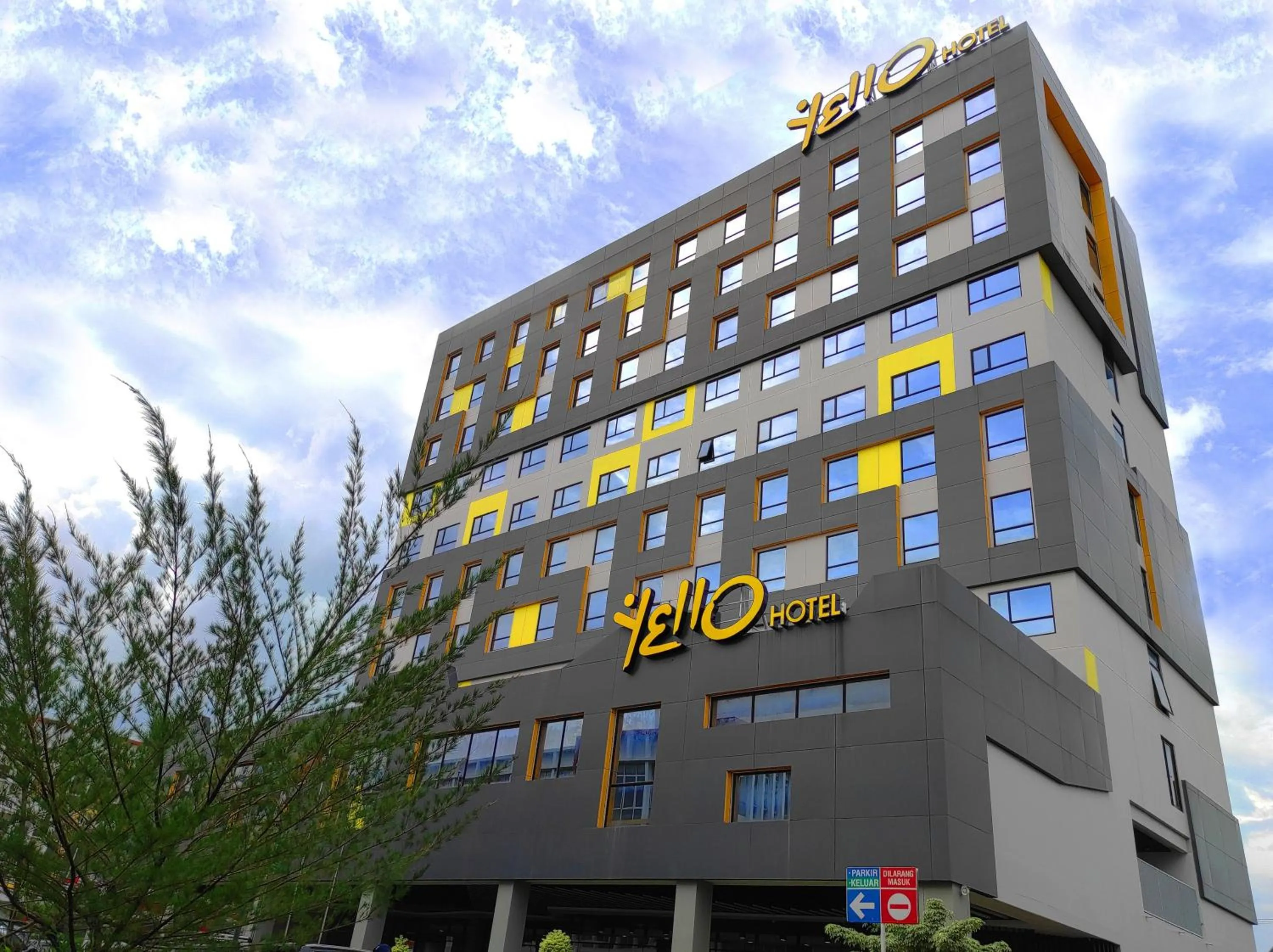 Property building in Yello Hotel Jambi