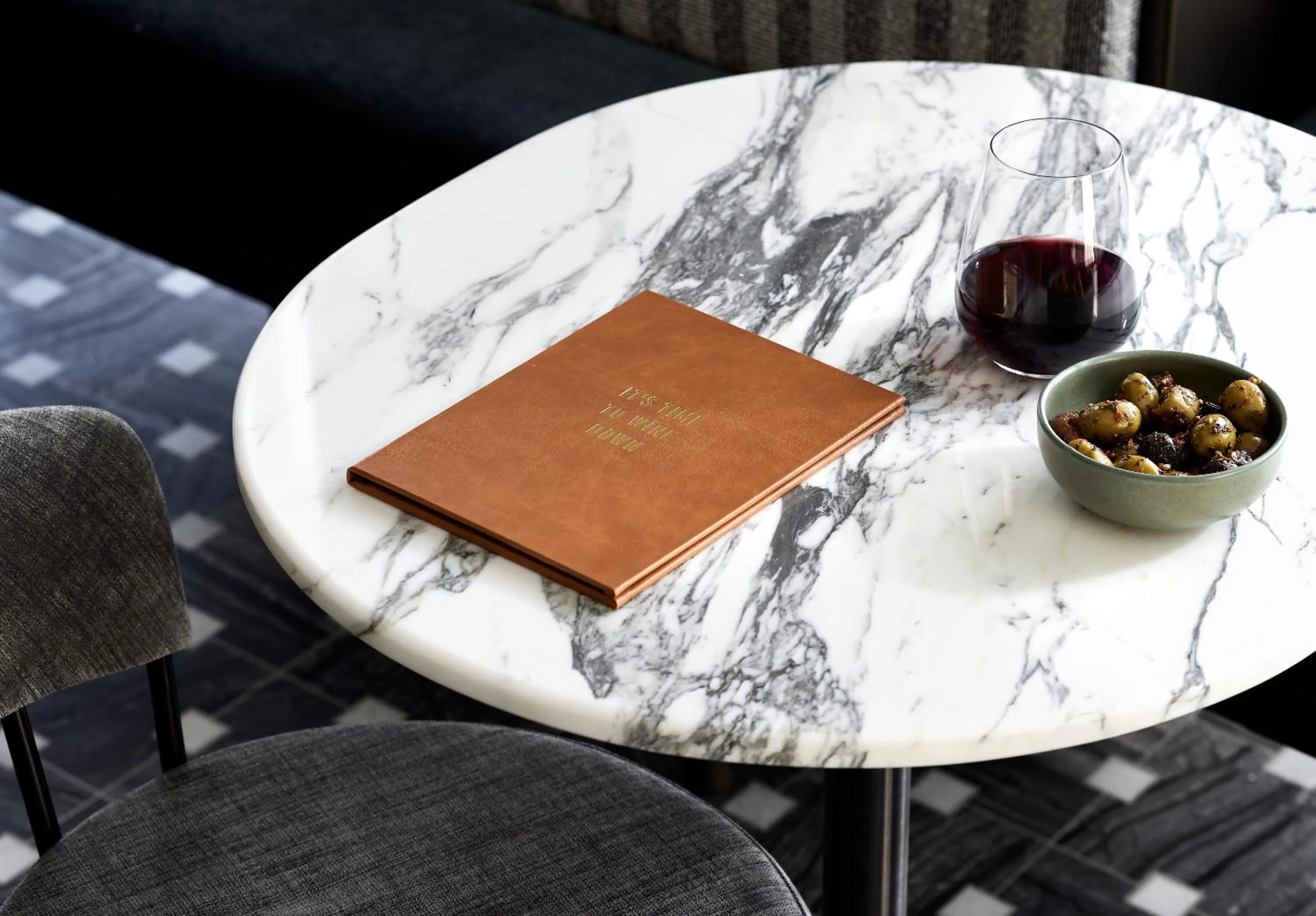 Lounge or bar in Aiden by Best Western Darling Harbour