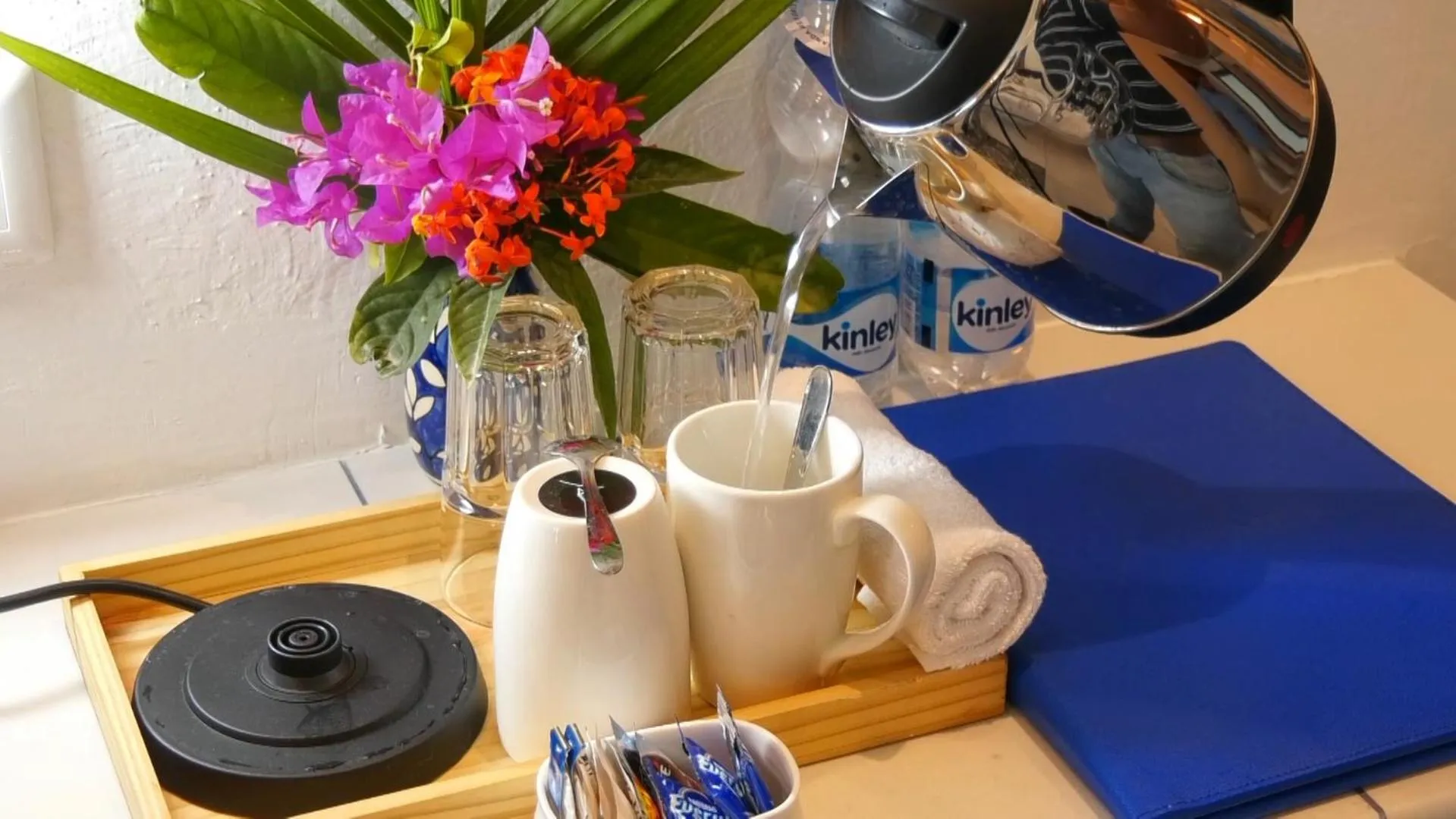 Coffee/tea facilities in Annaratna Resorts