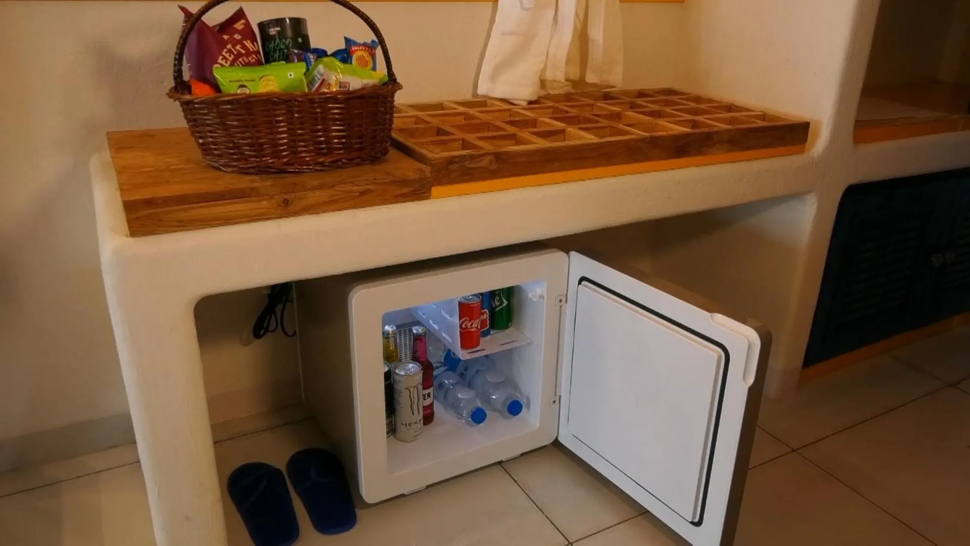 oven in Annaratna Resorts