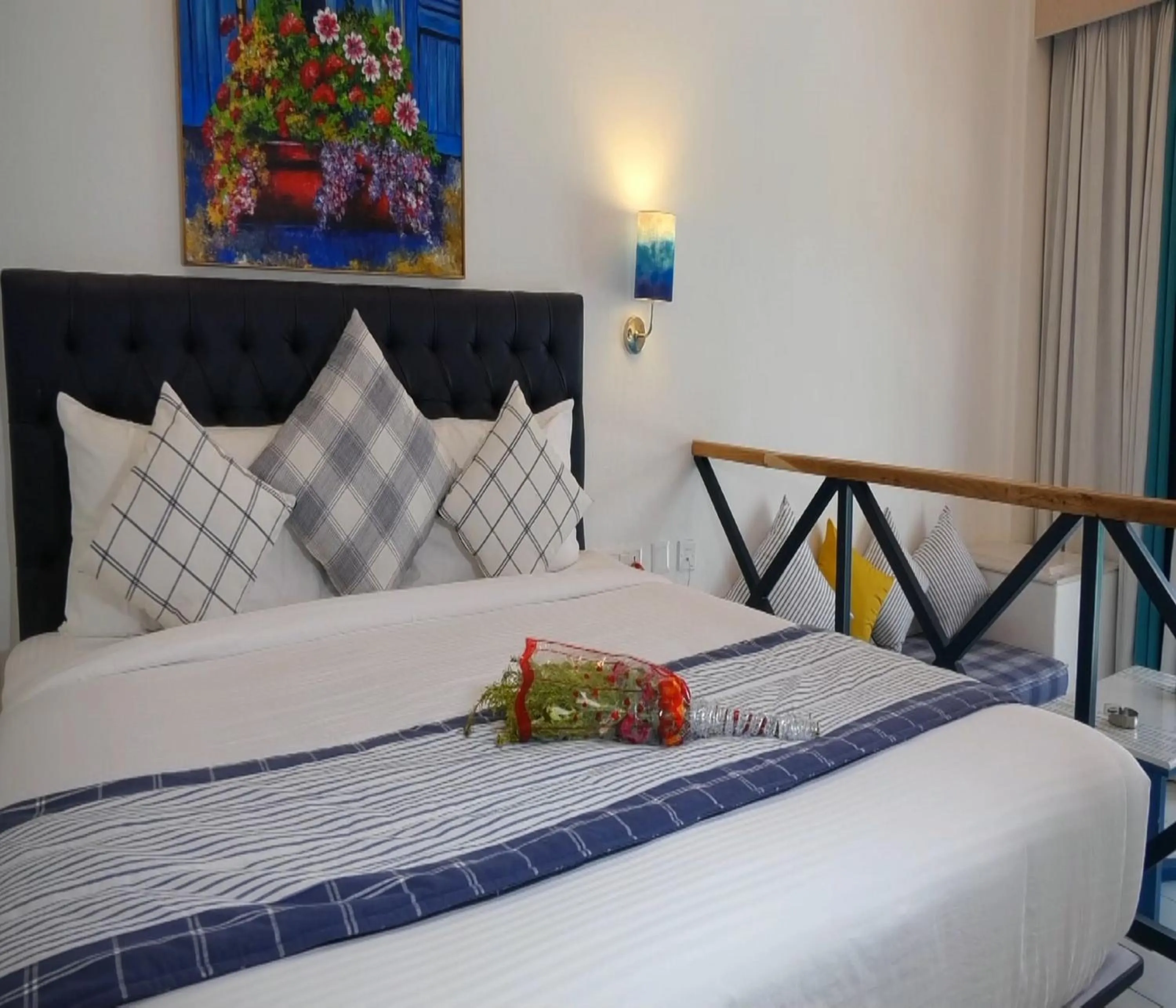 Bed in Annaratna Resorts