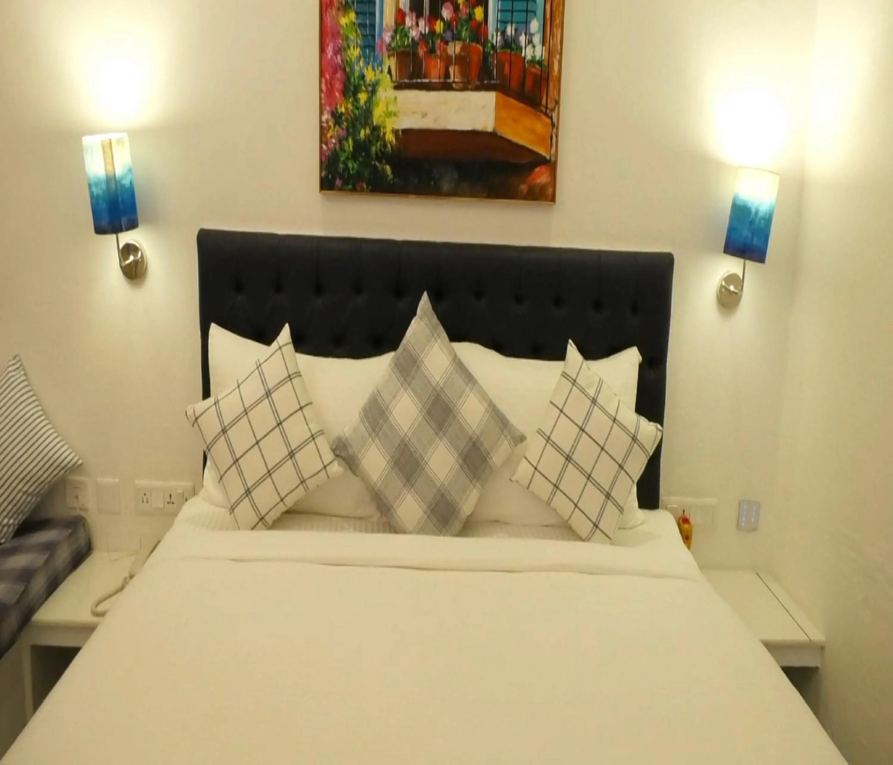 Bed in Annaratna Resorts