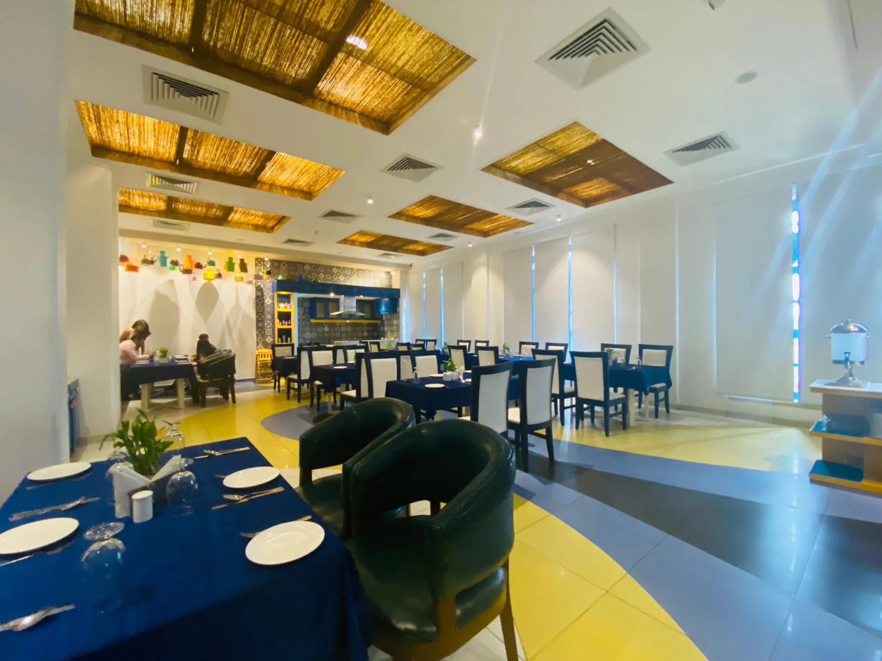 Restaurant/places to eat in Annaratna Resorts