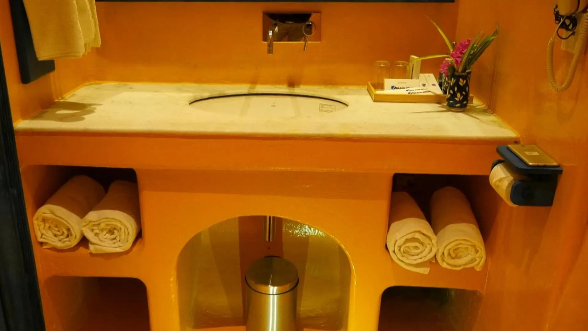 Bathroom in Annaratna Resorts