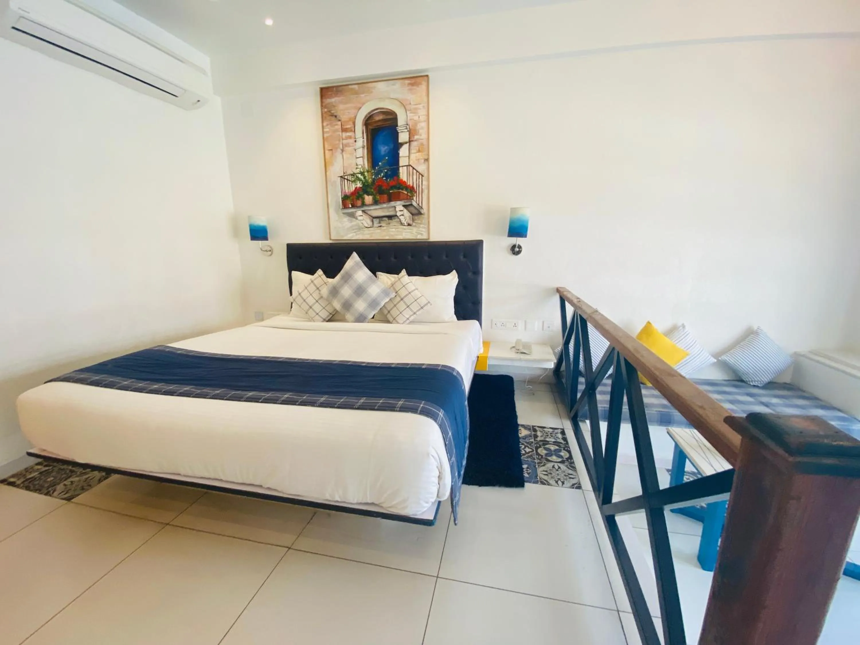 Bed in Annaratna Resorts