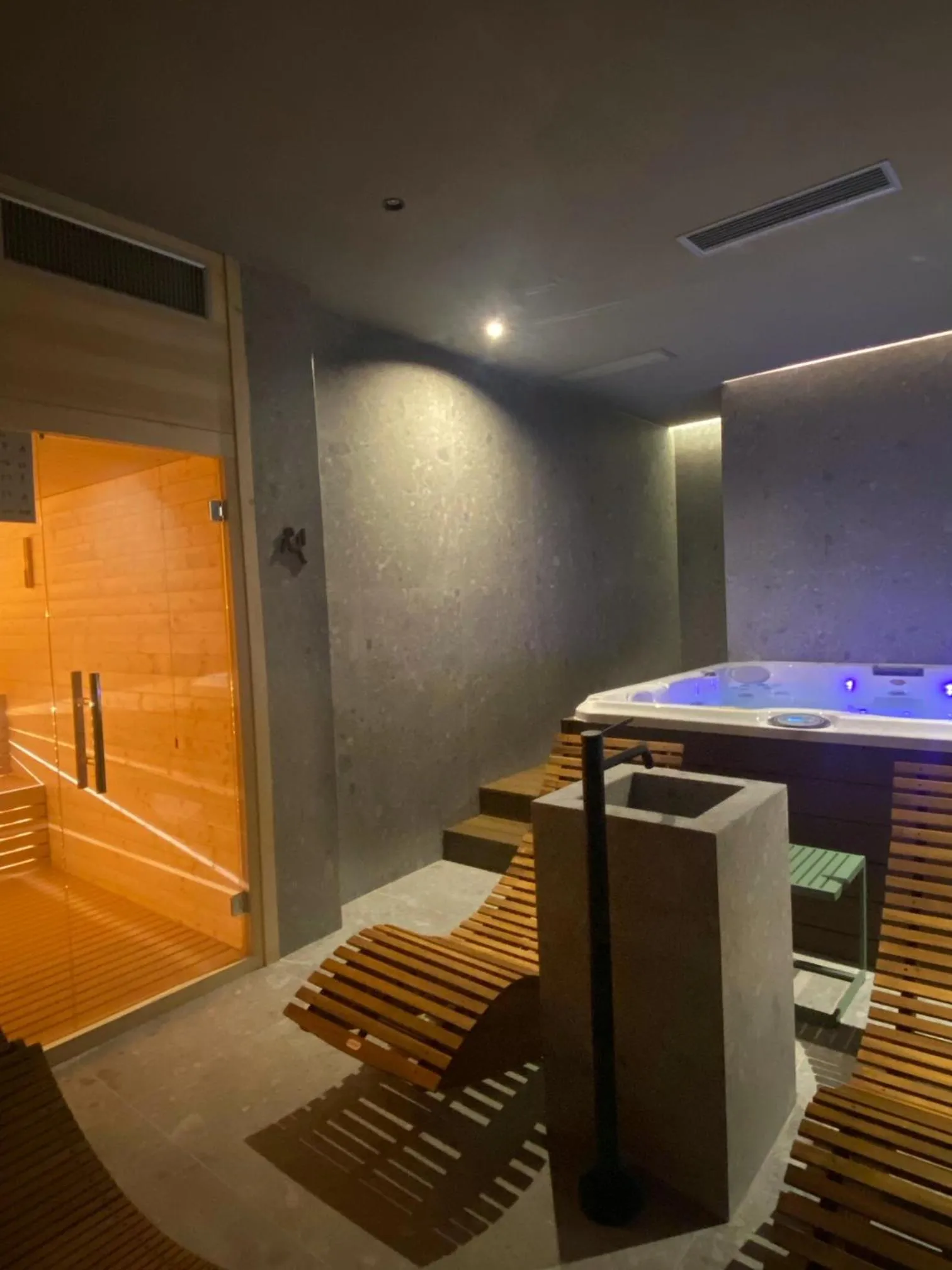 Hot Tub in Re Versiliana Hotel