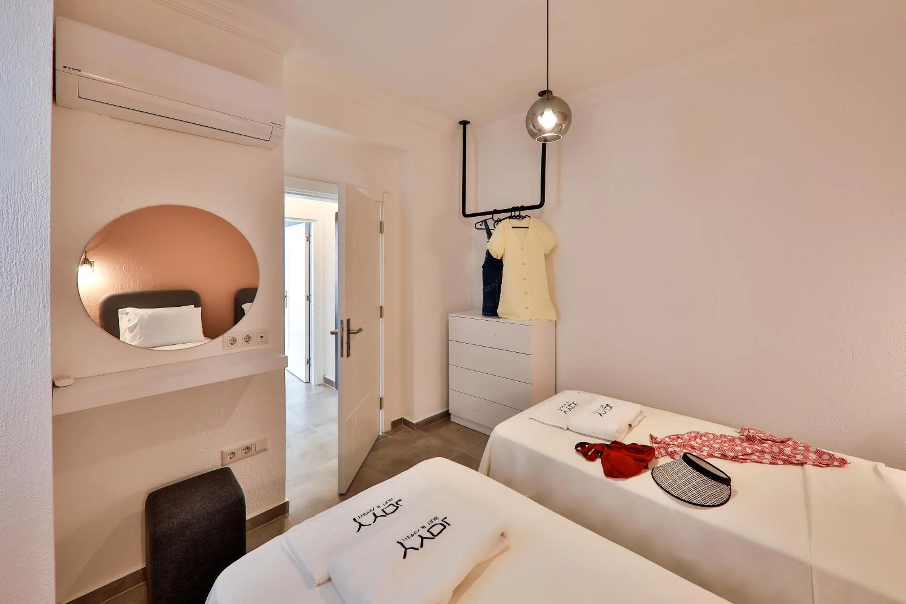 Bedroom, Bed in Joyy Suit Apart