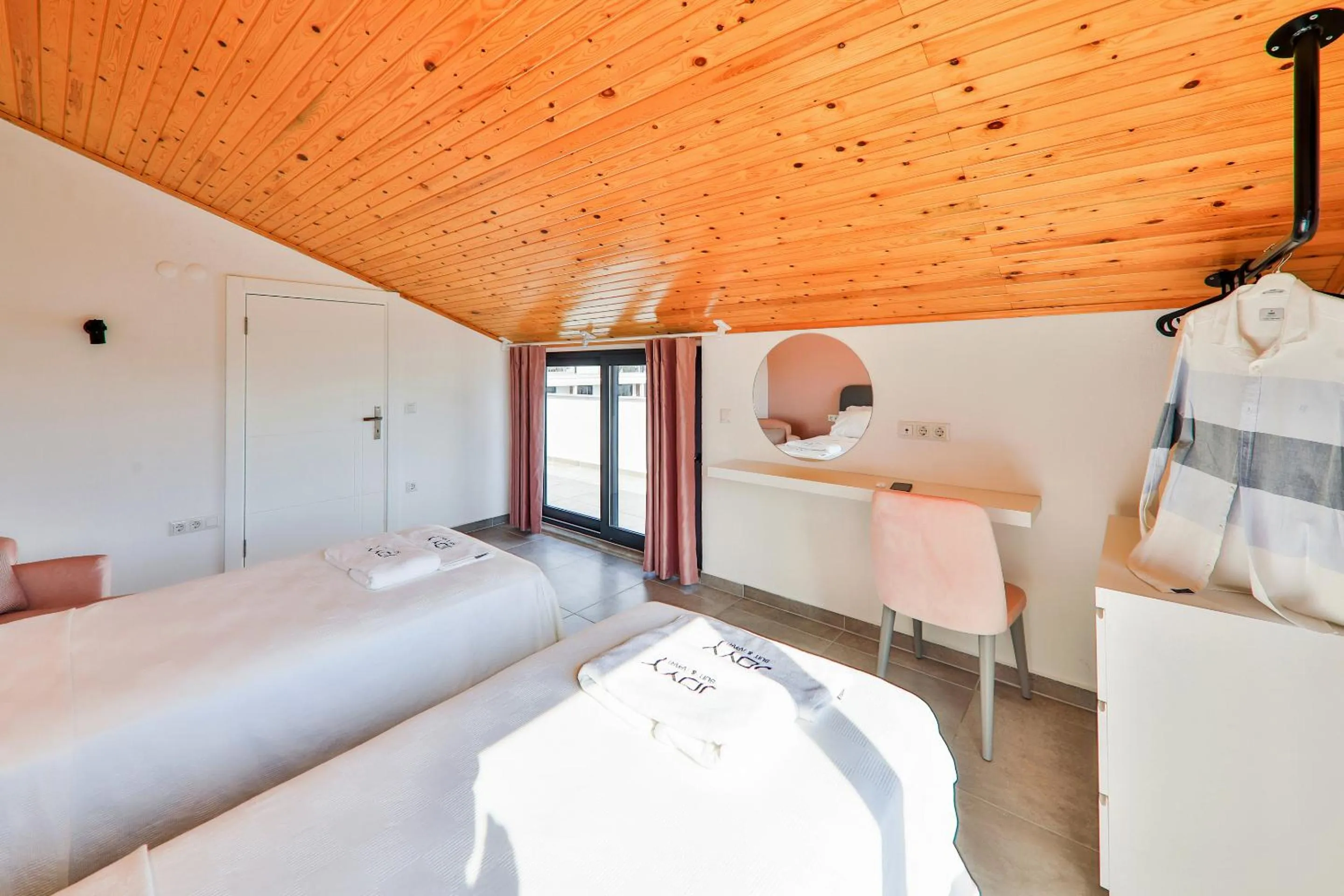 Bedroom, Bed in Joyy Suit Apart