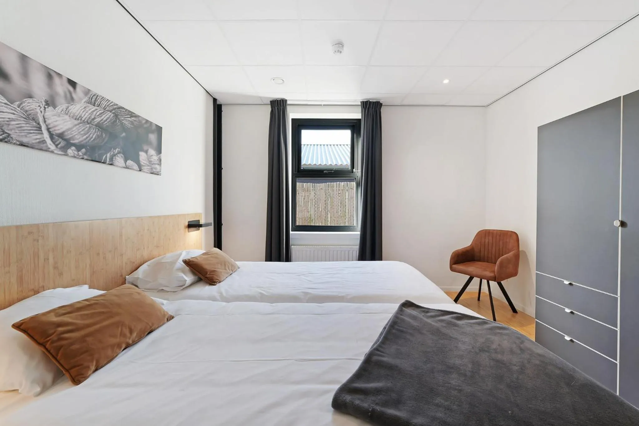 Photo of the whole room, Bed in Dock Hotel Stellendam