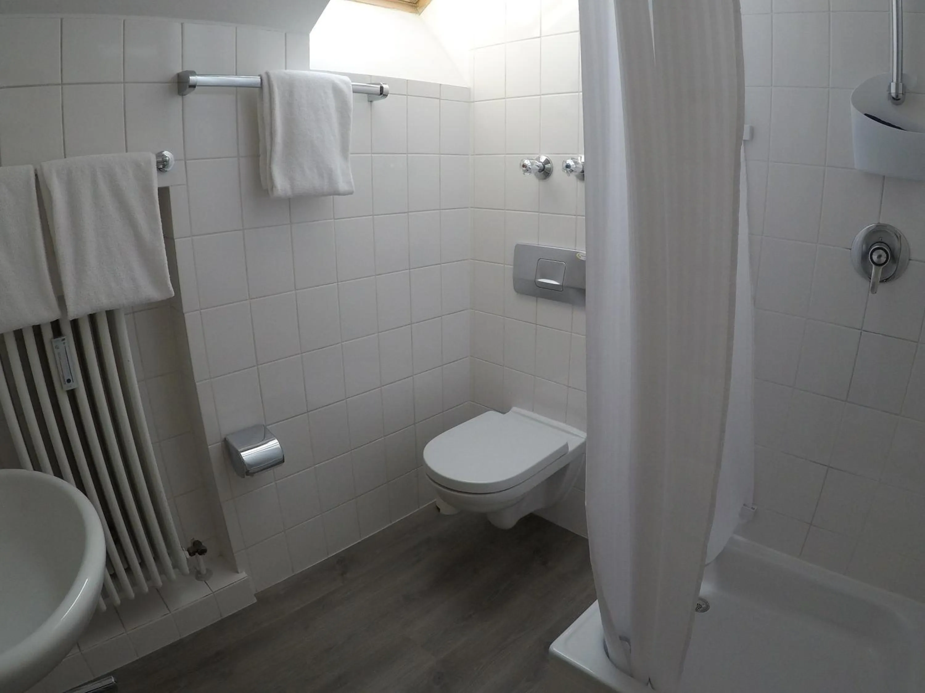 Bathroom in Hotel Blutenburg