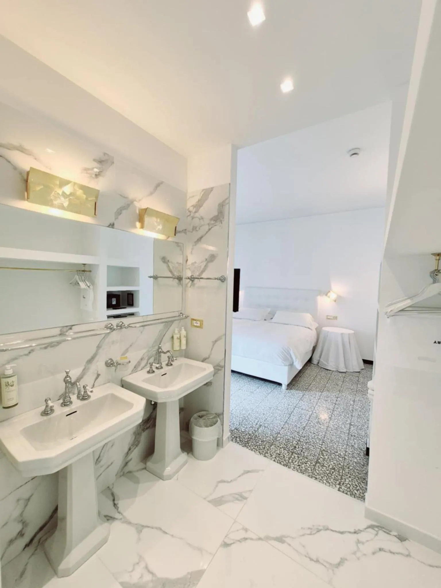 Bathroom, Bed in Eveline 2 - Piscina Privata o Jacuzzi