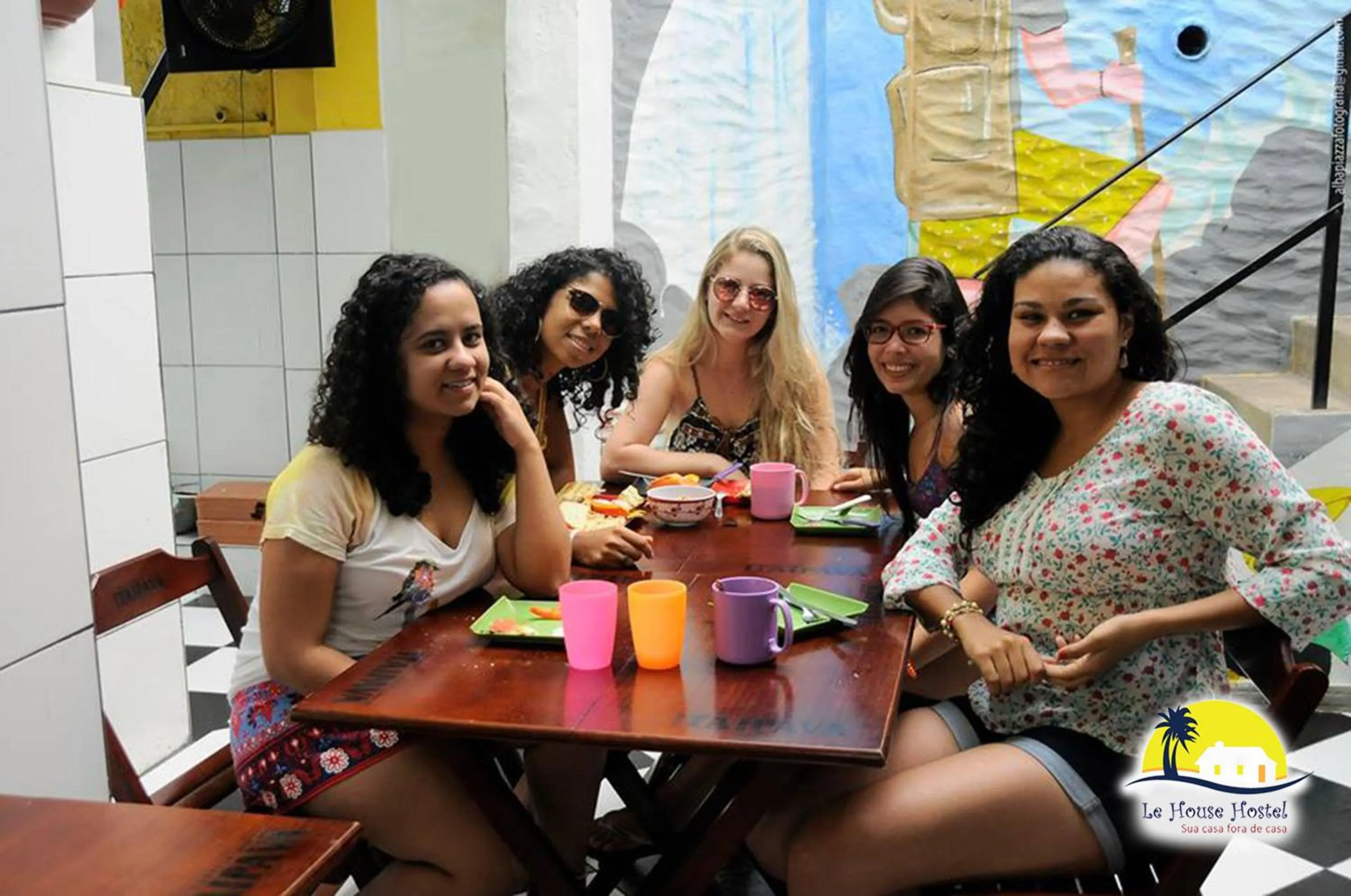 Restaurant/places to eat in Le House Hostel