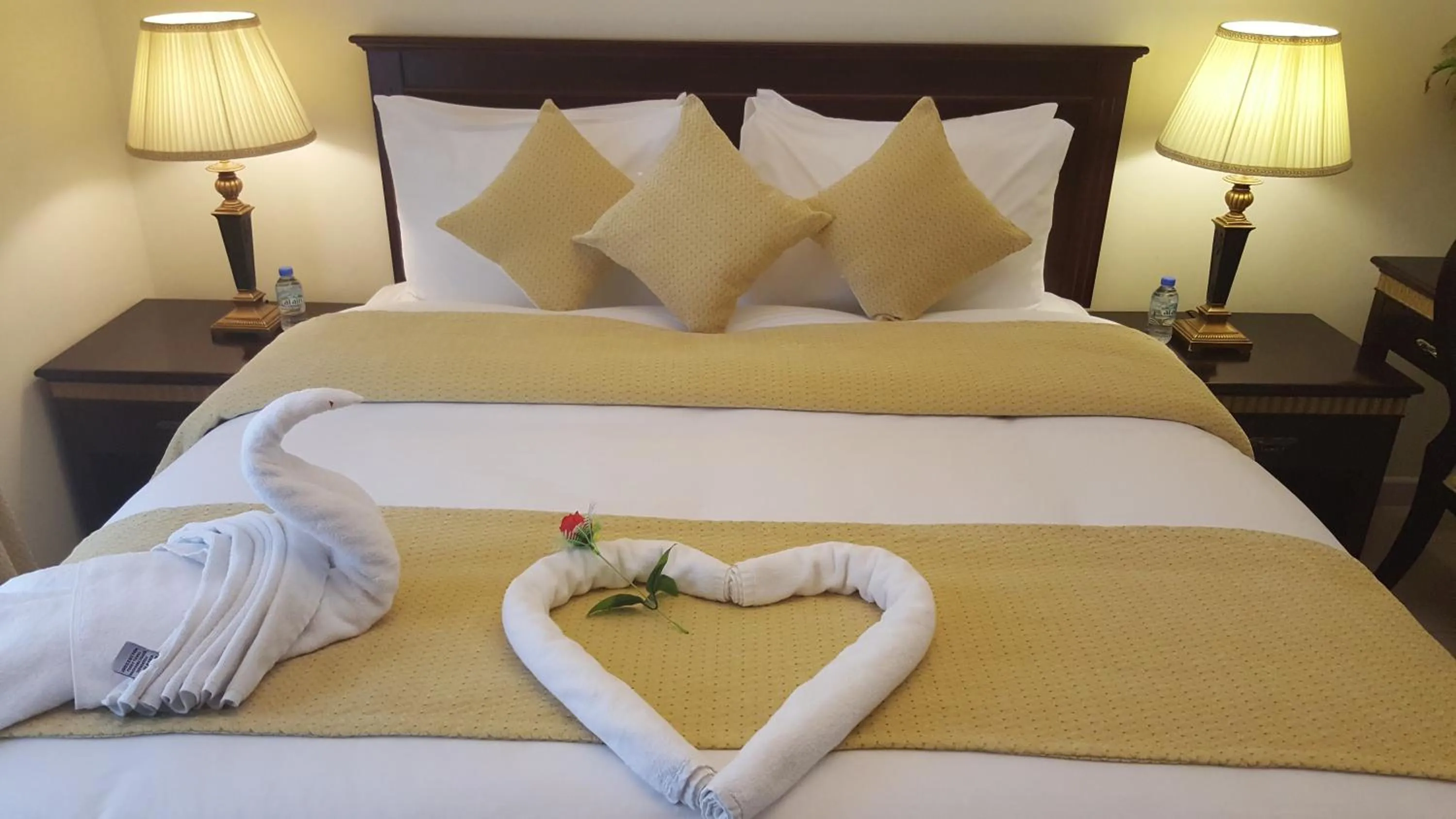 Bedroom, Bed in Al Hayat Hotel Apartments