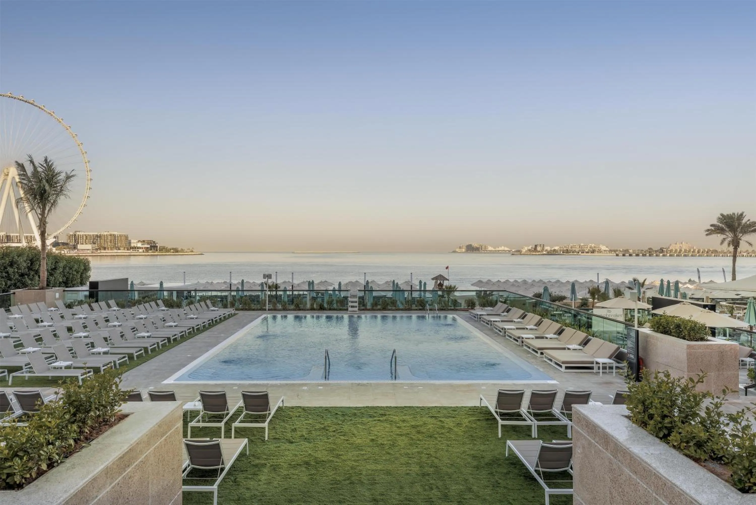 Pool view in Hilton Dubai Jumeirah