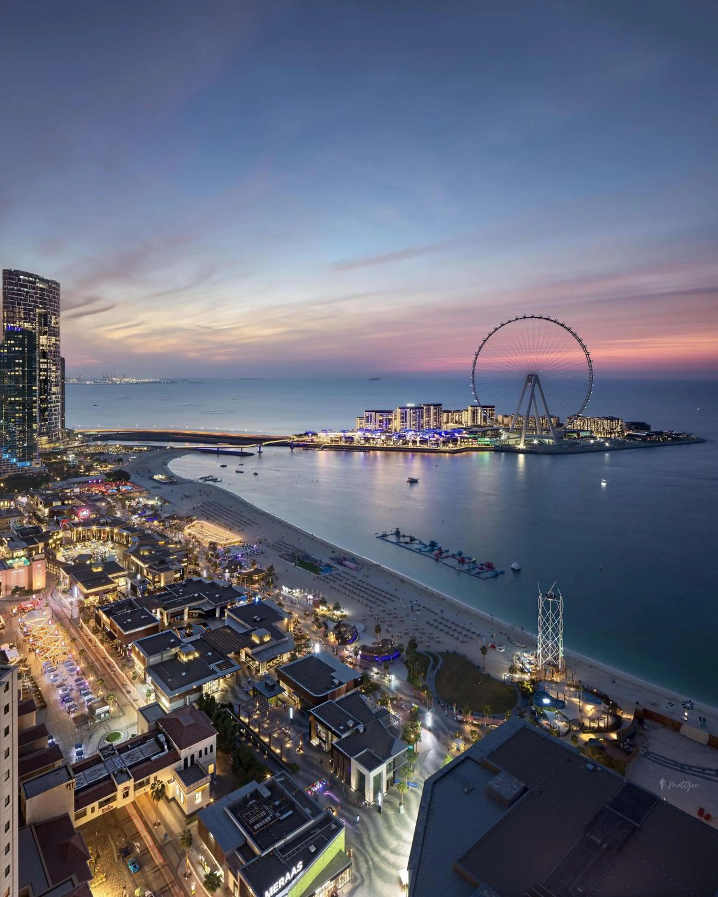 Restaurant/places to eat in Hilton Dubai Jumeirah