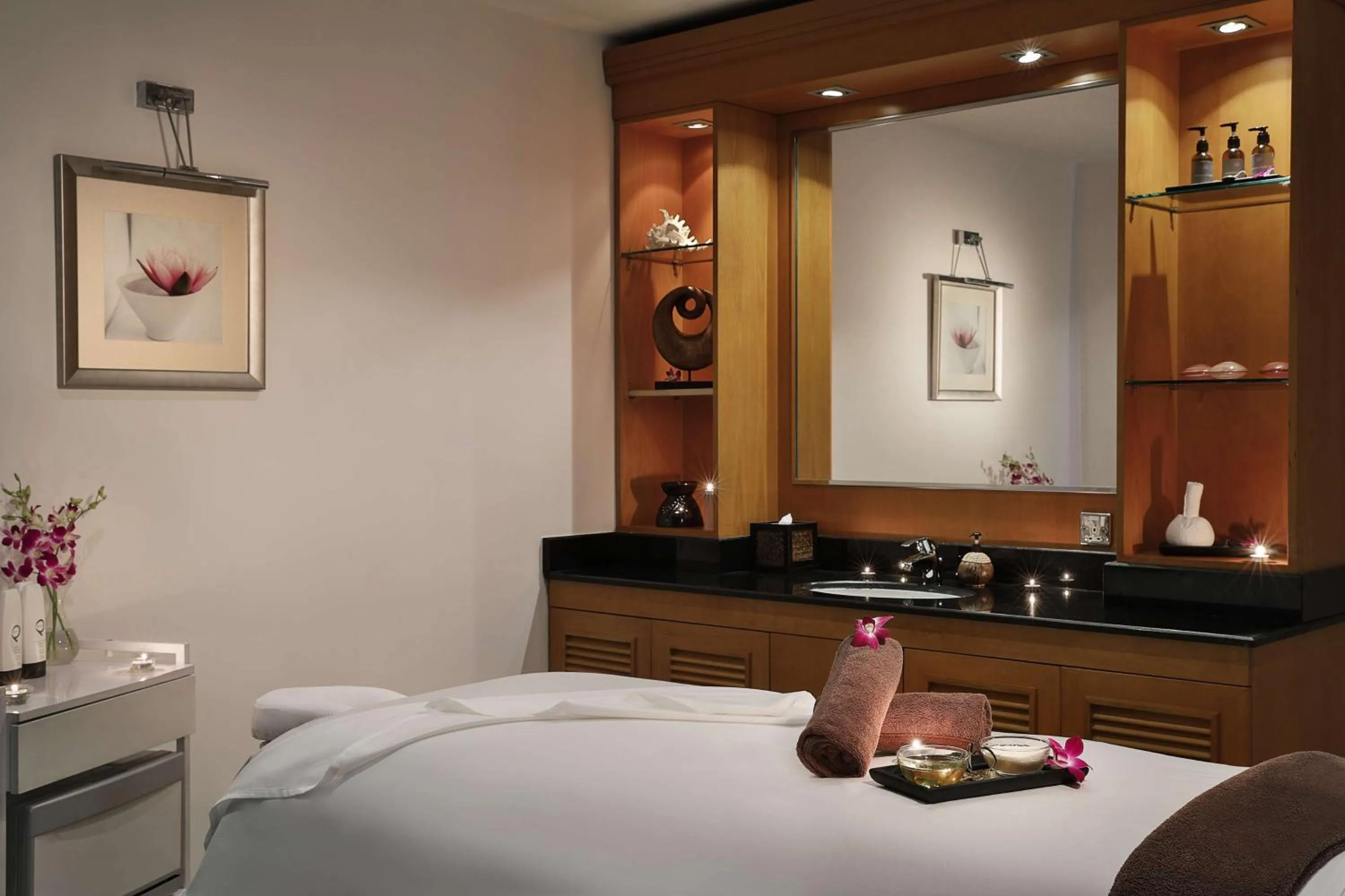 Spa and wellness centre/facilities, Bed in Hilton Dubai Jumeirah