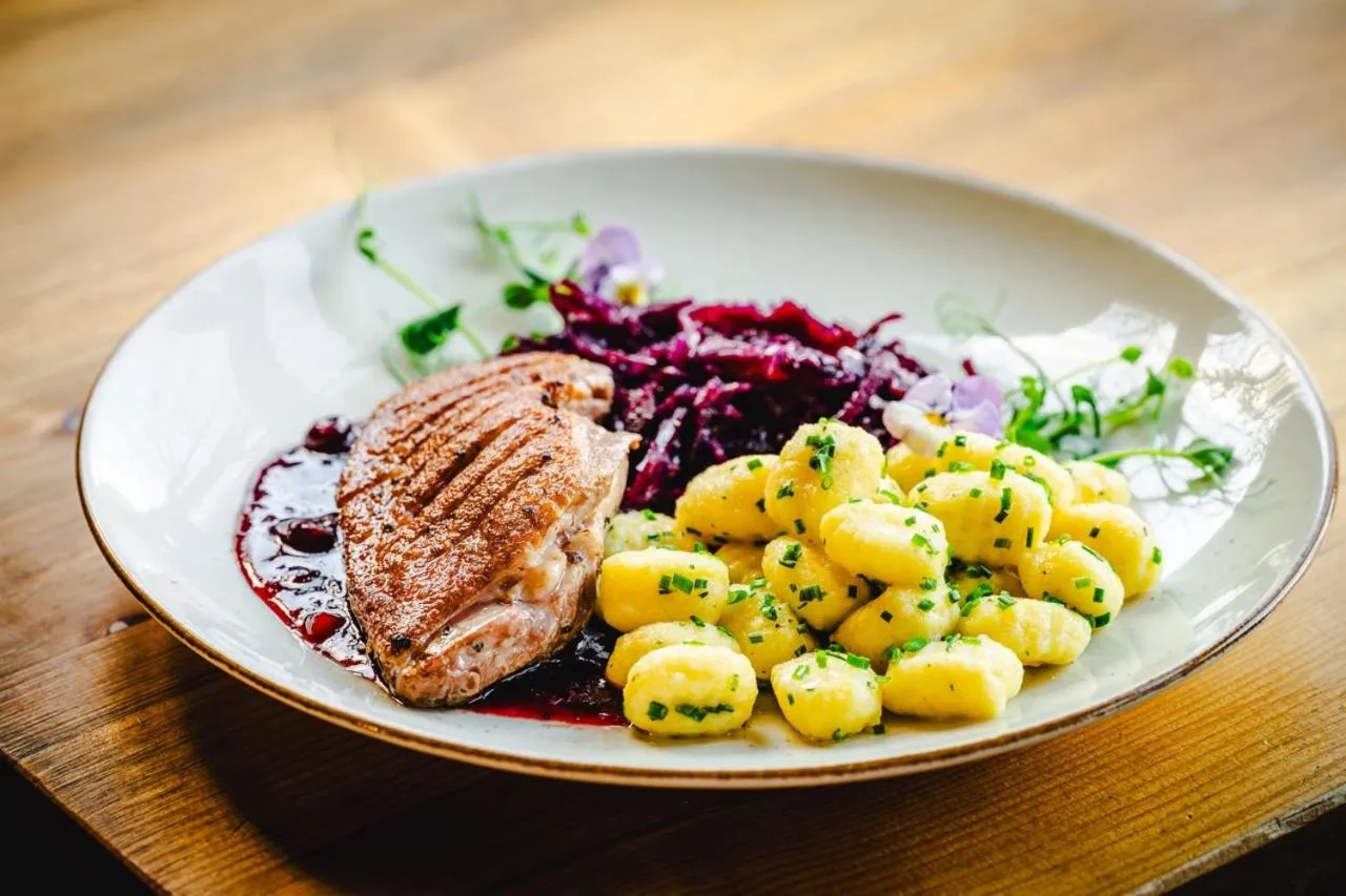 Restaurant/places to eat in Willa Pokusa