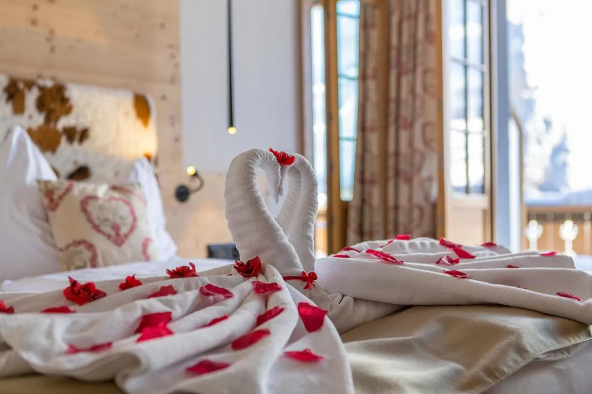 Bed in Hotel Alpenruh