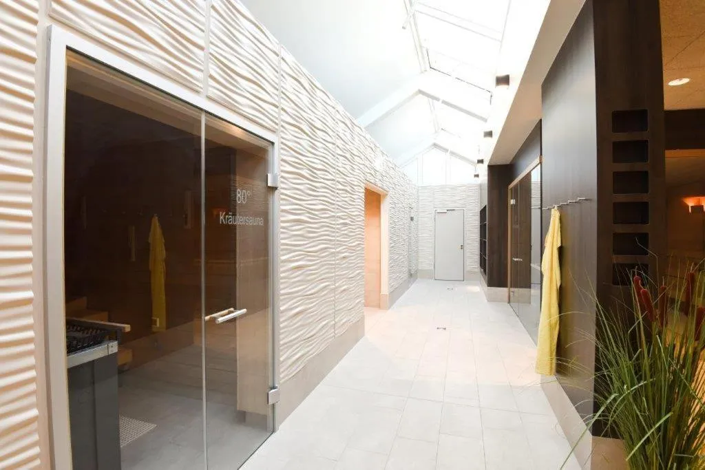 Swimming pool in Strandhotel an der Ostsee