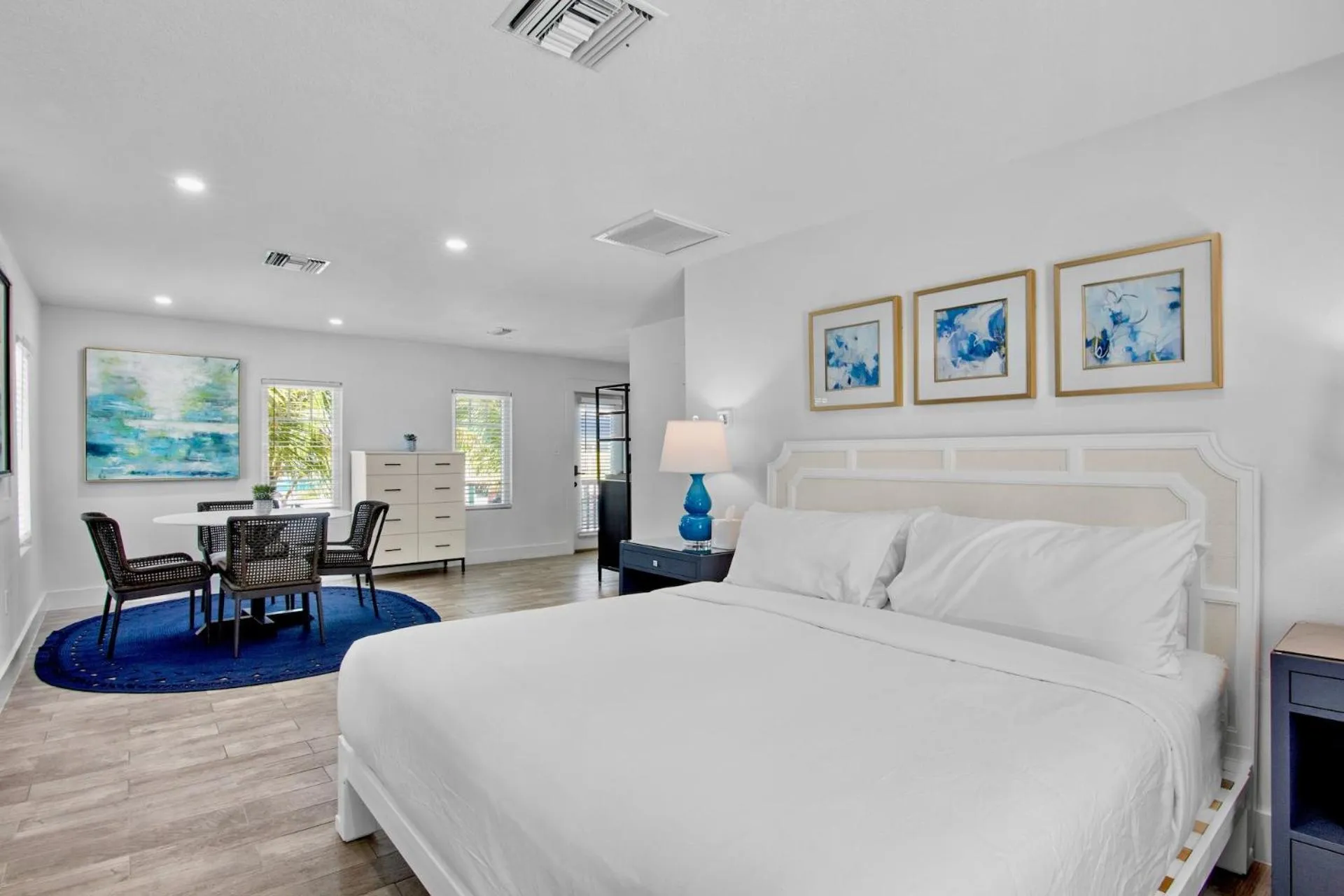 Bed in Pelican Post at Anna Maria Island Inn