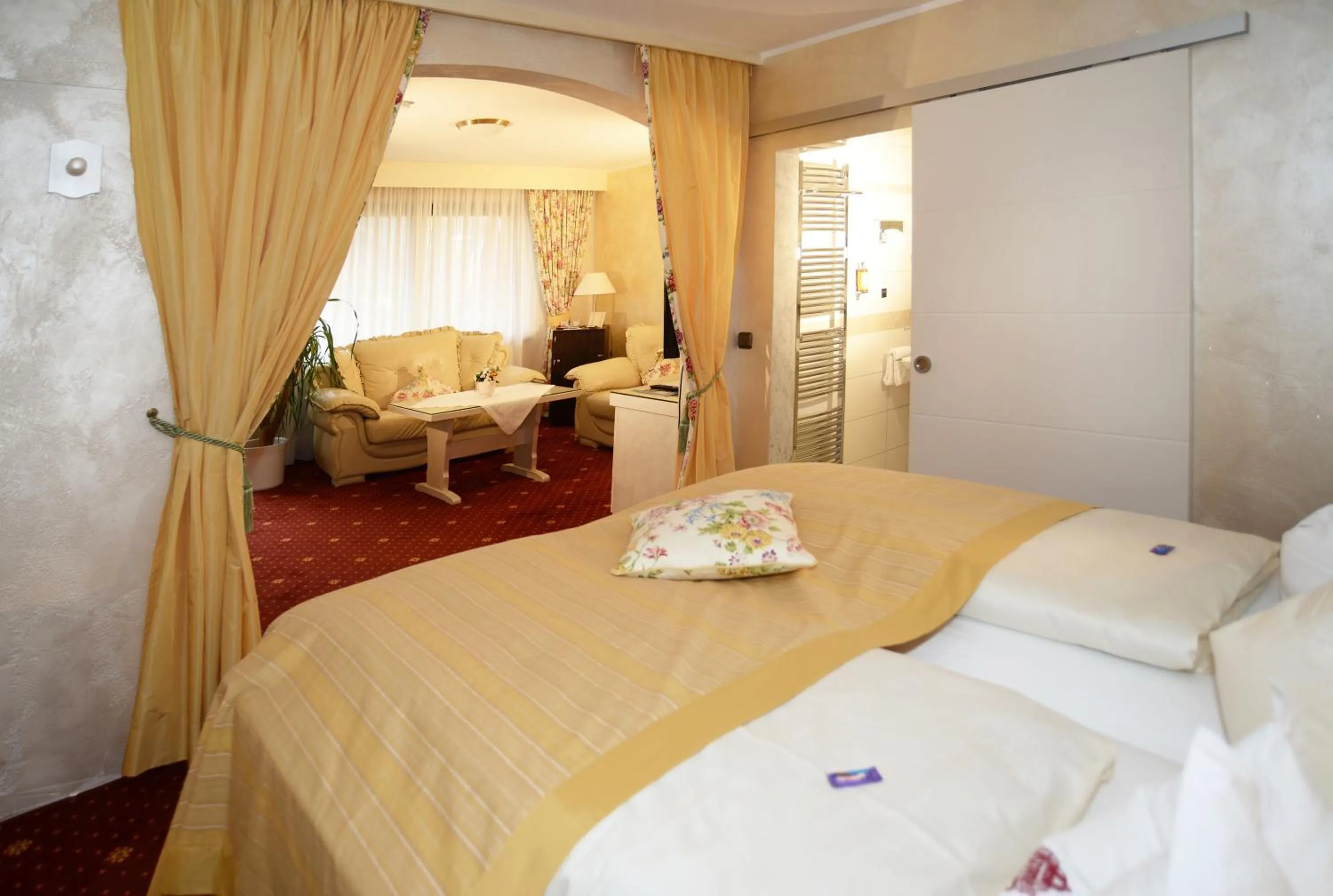 Decorative detail, Bed in Hotel Krone Igelsberg