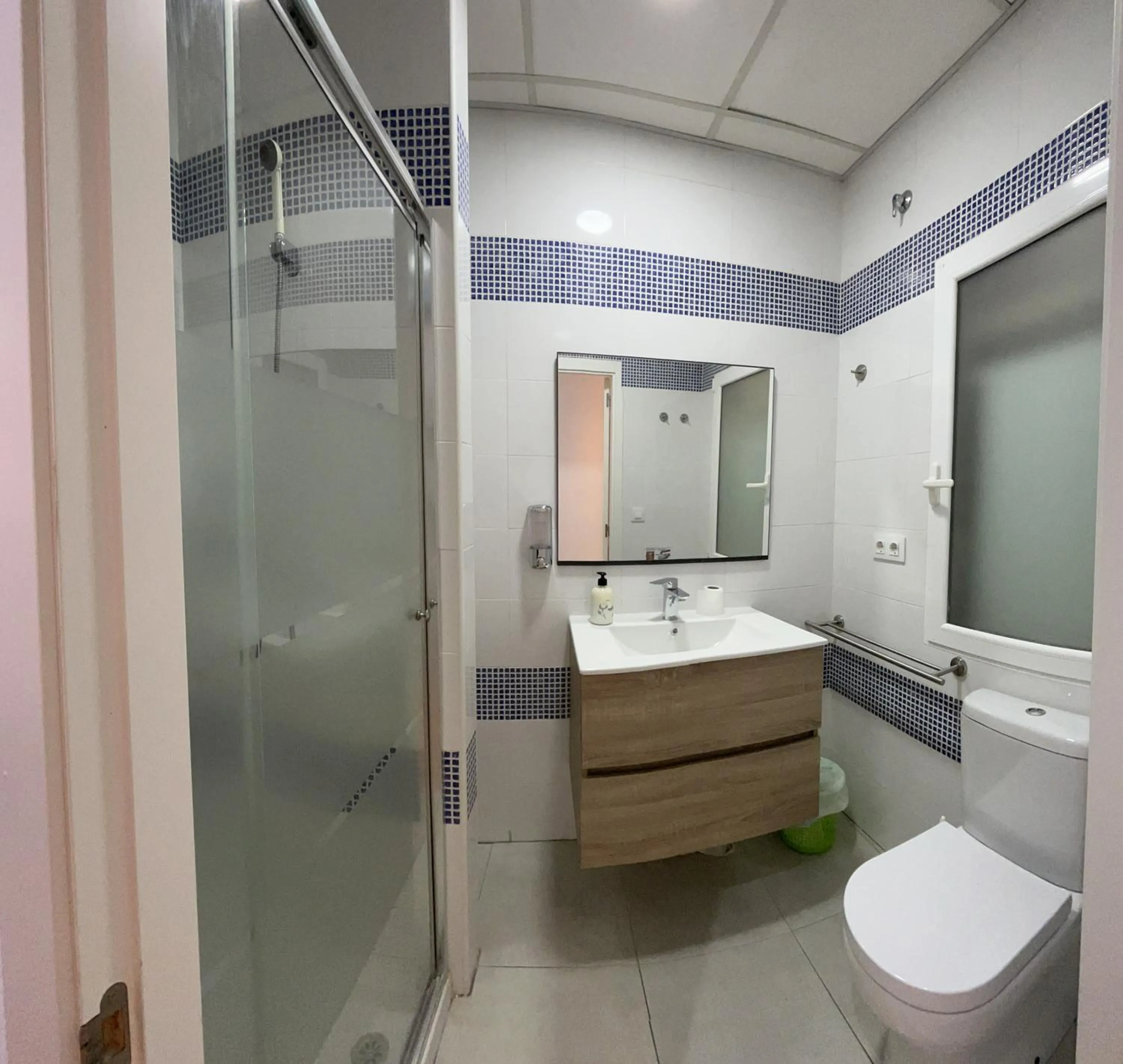 Shower in Apartamentos Boni