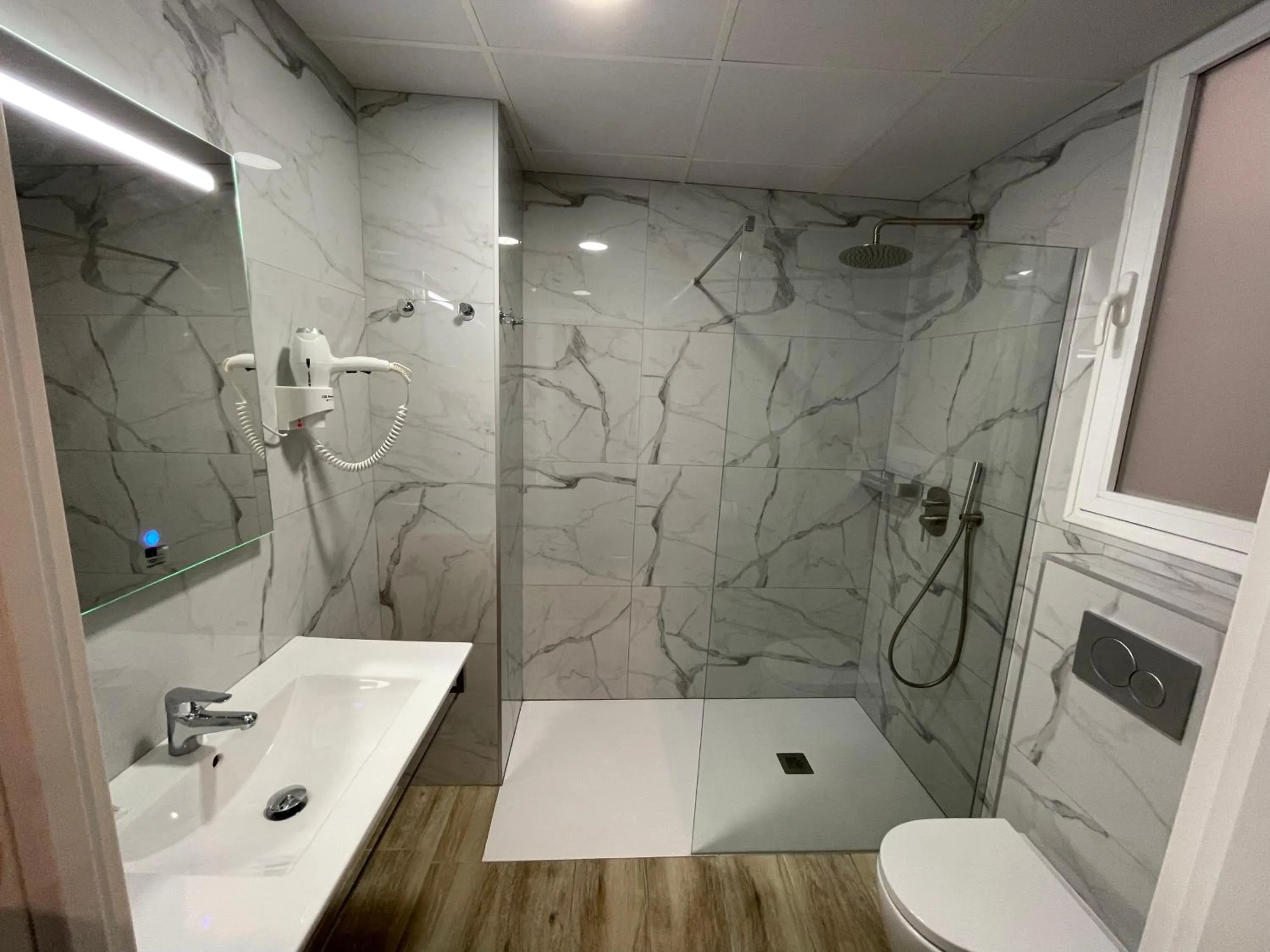 Toilet in Apartamentos Boni