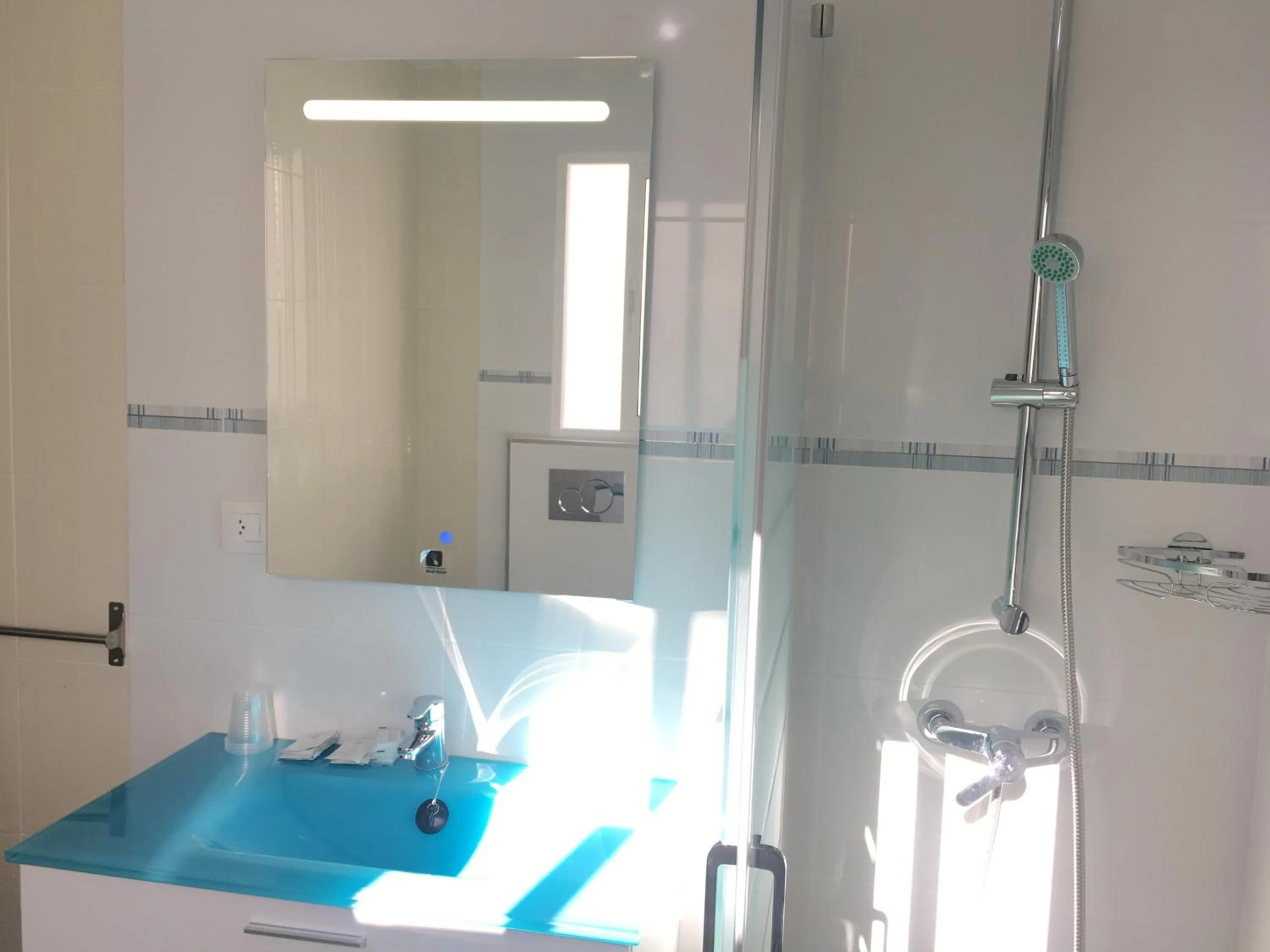 Shower in Apartamentos Boni