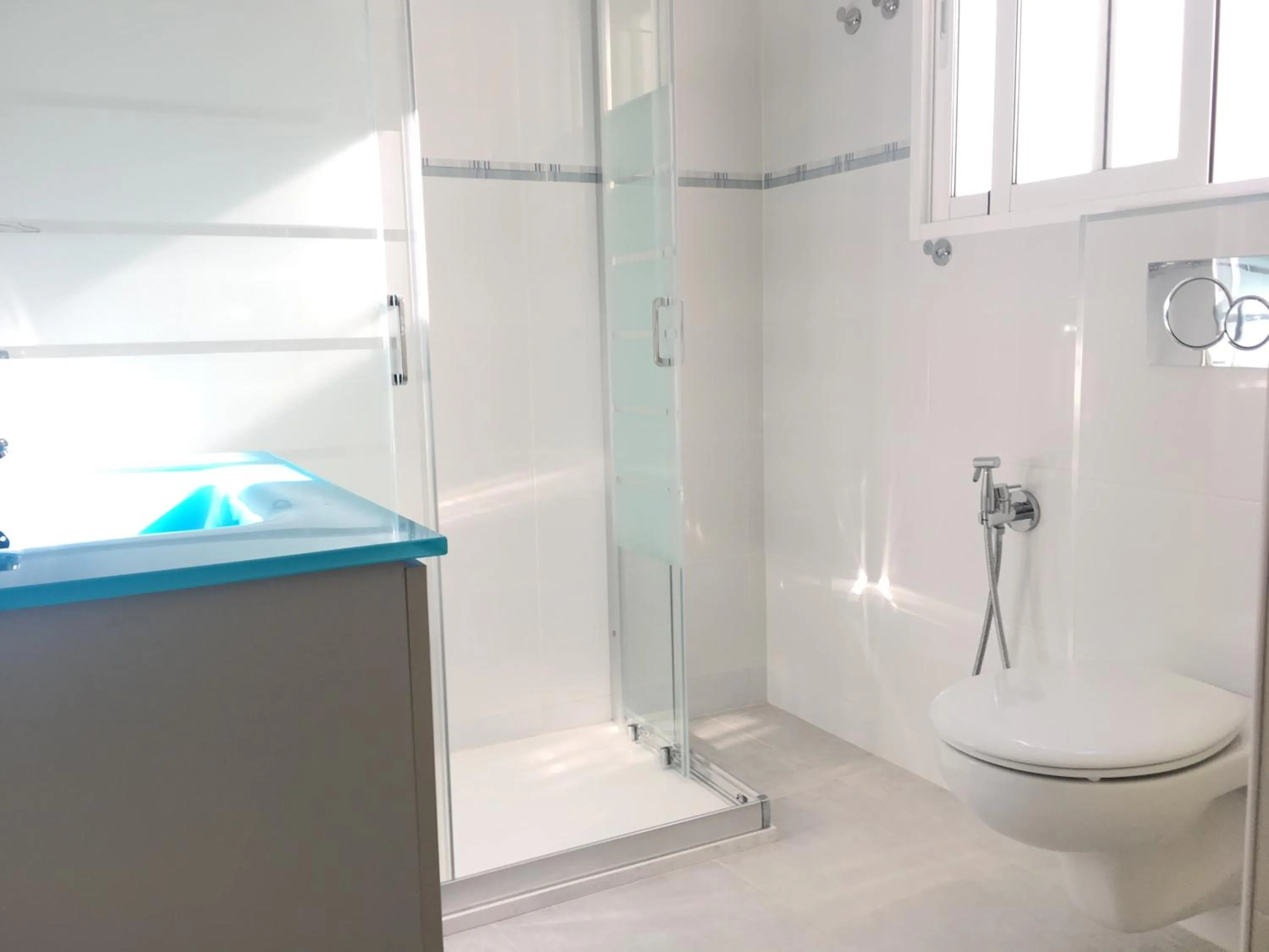 Shower in Apartamentos Boni