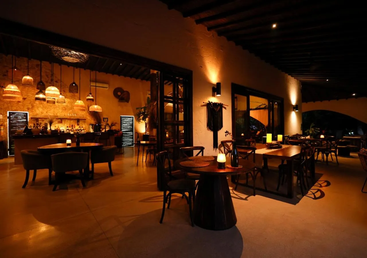 Restaurant/places to eat in Hotel Casa Candela
