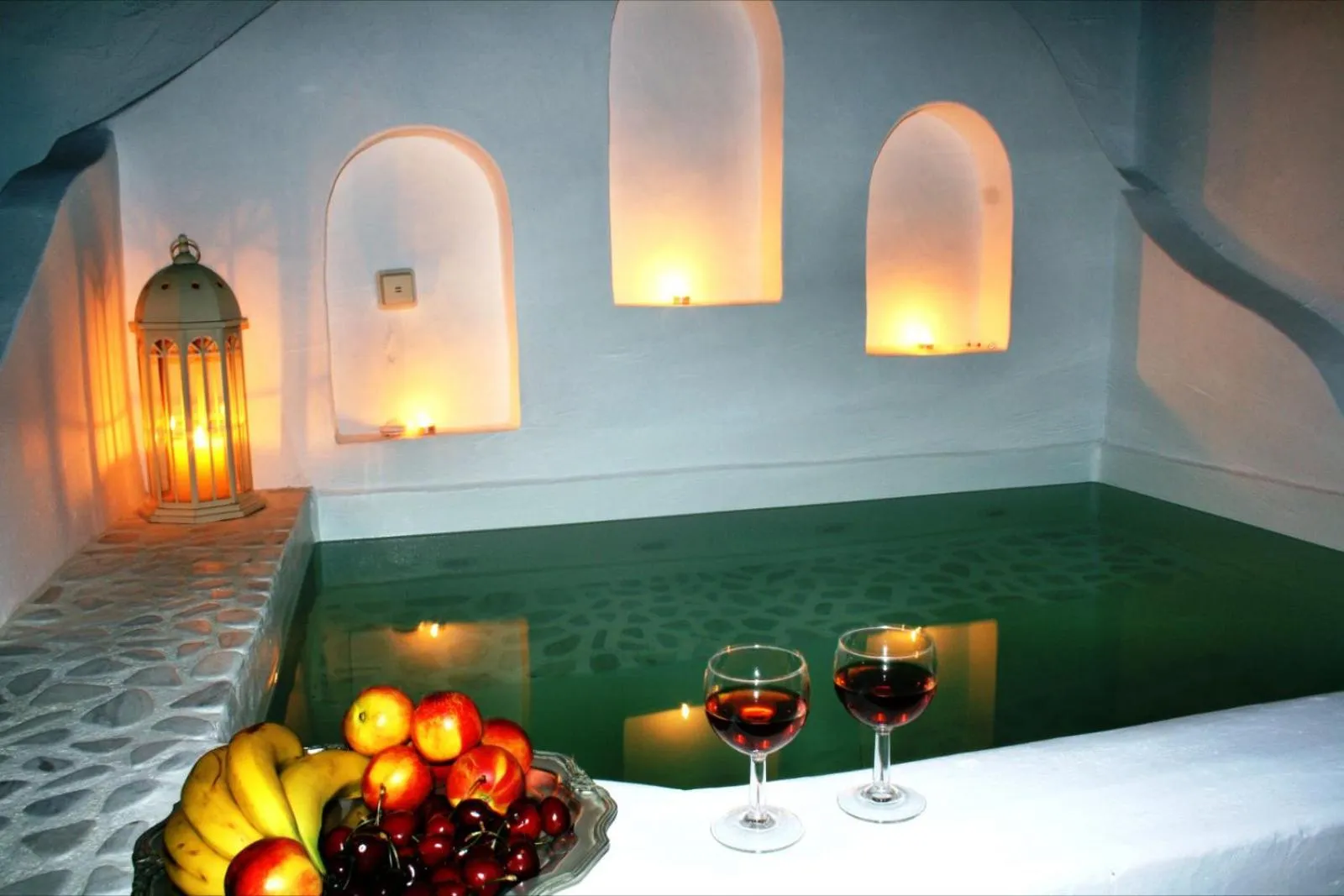 Swimming pool in Mariakis Studios