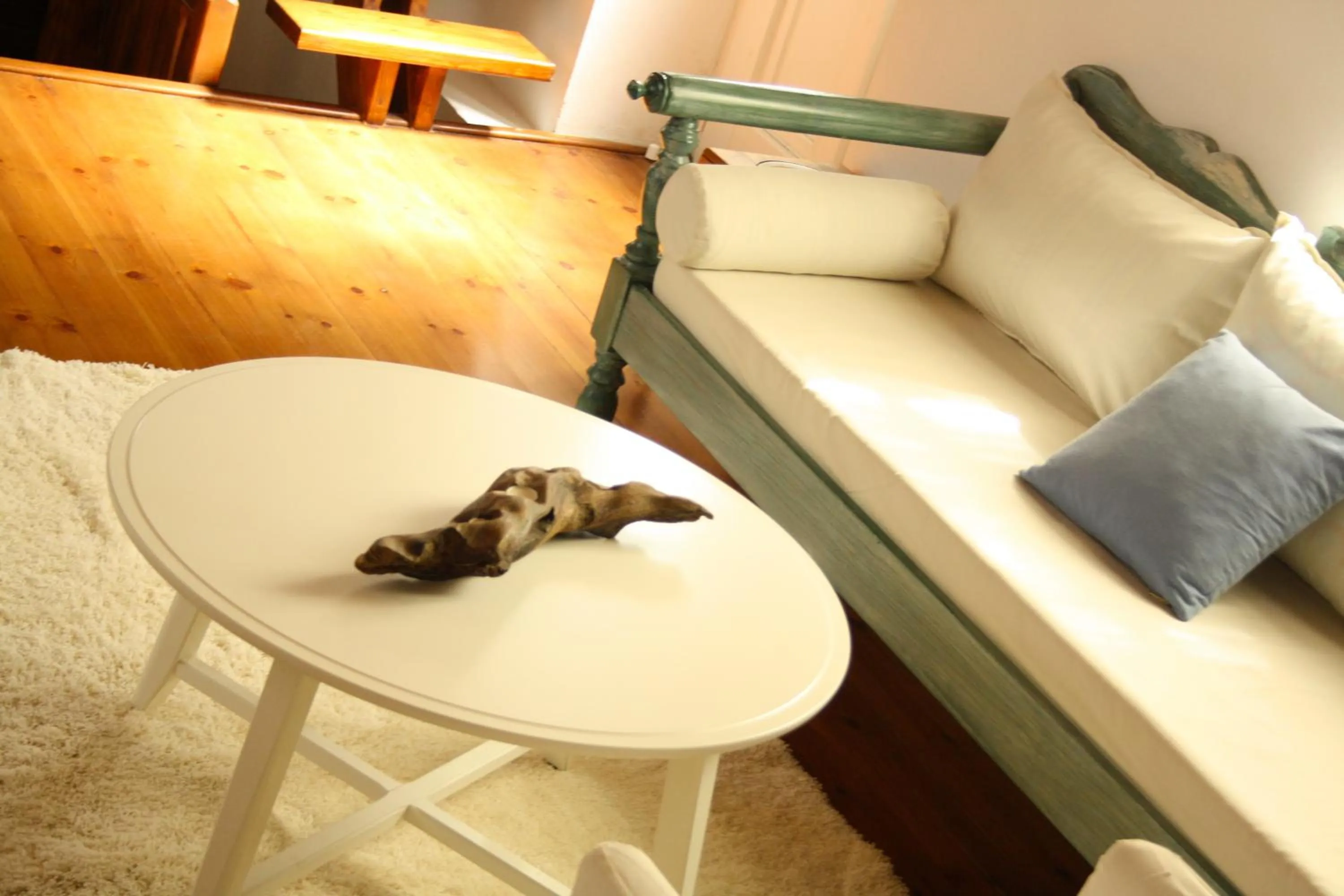 Living room, Bed in Mariakis Studios