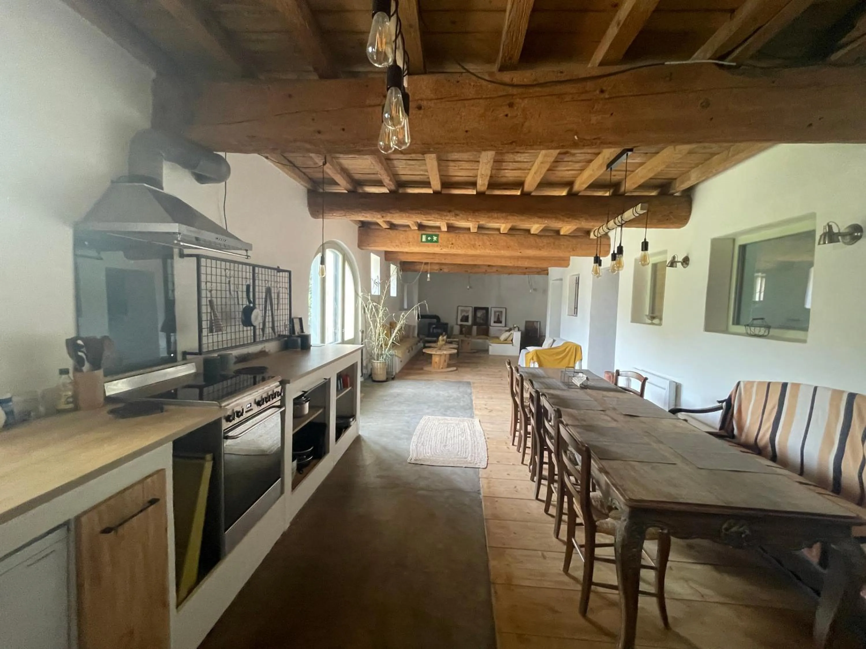 Kitchen or kitchenette in Maison Tara verte au Mas Montredon