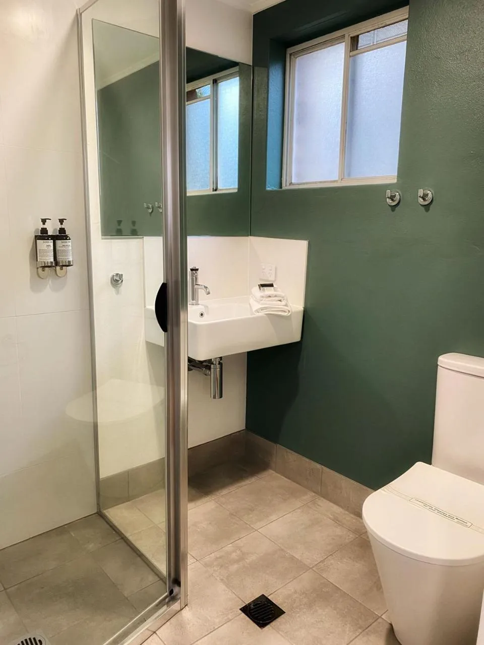 Bathroom in Bay House Motel