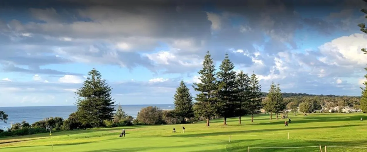 Golfcourse in Bay House Motel