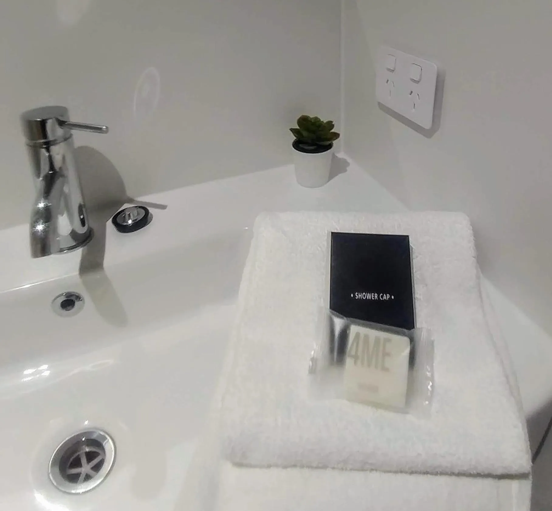 Bathroom in Bay House Motel