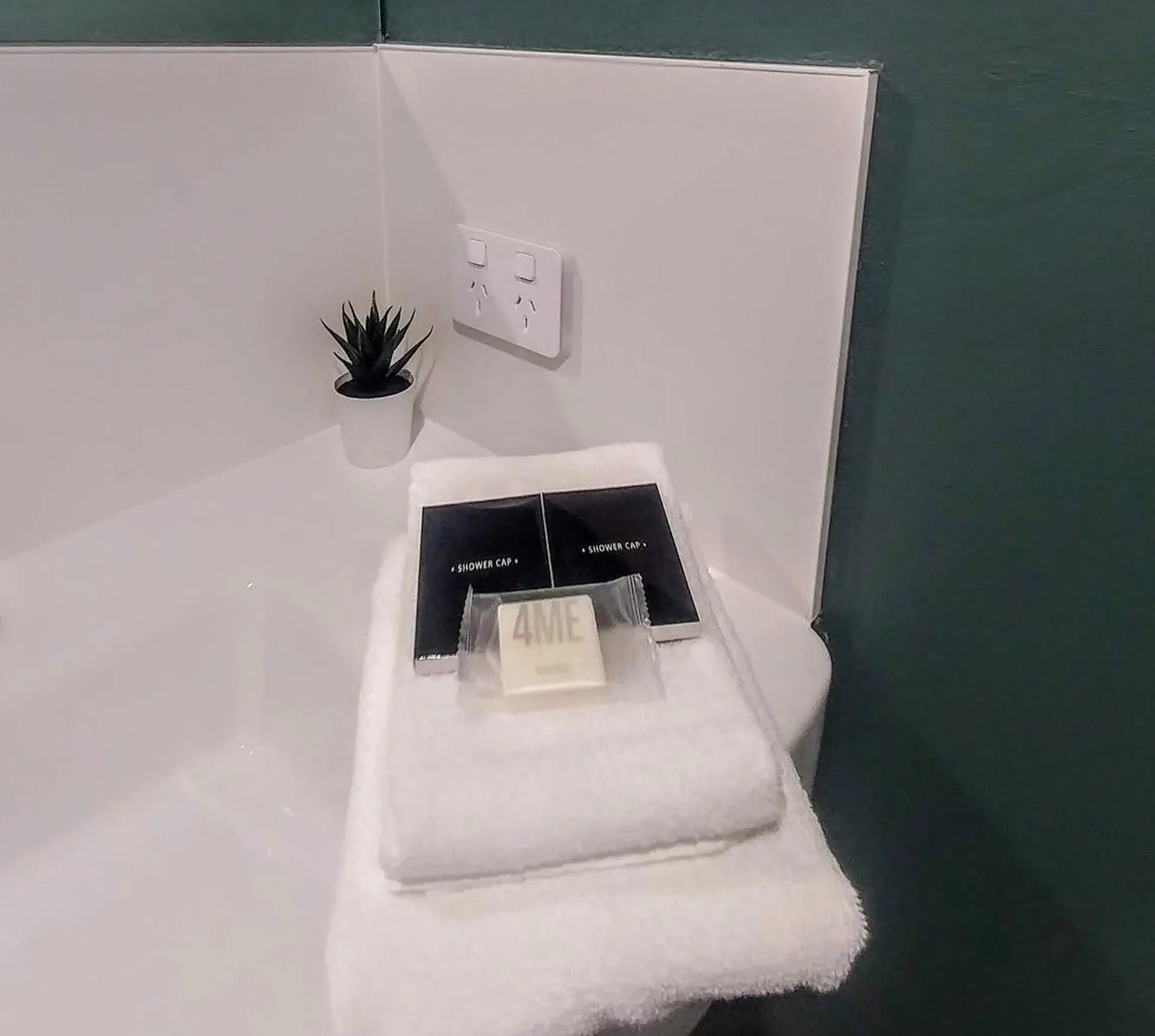 Bathroom in Bay House Motel