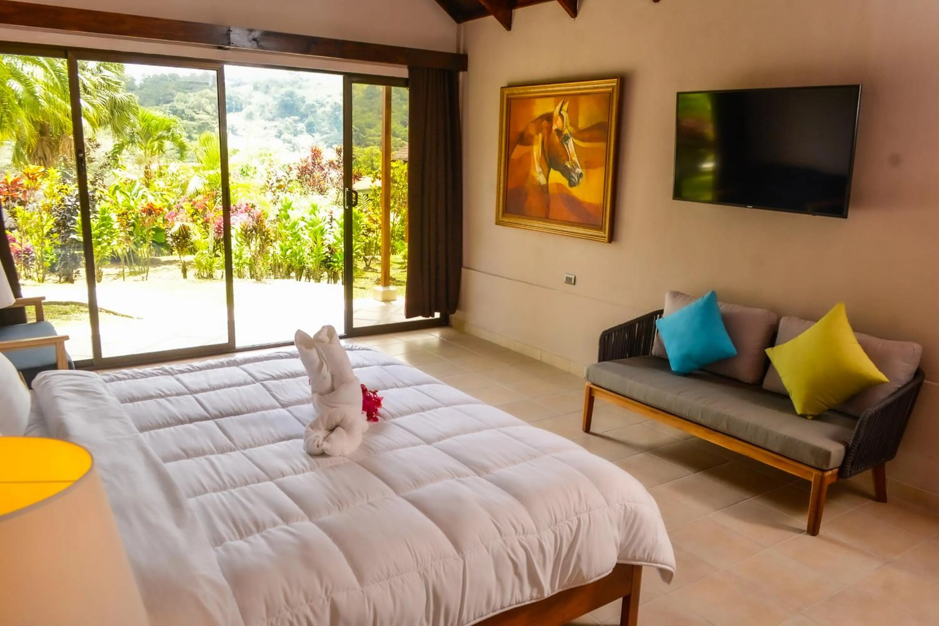 Photo of the whole room, Bed in Hotel Lavas Tacotal