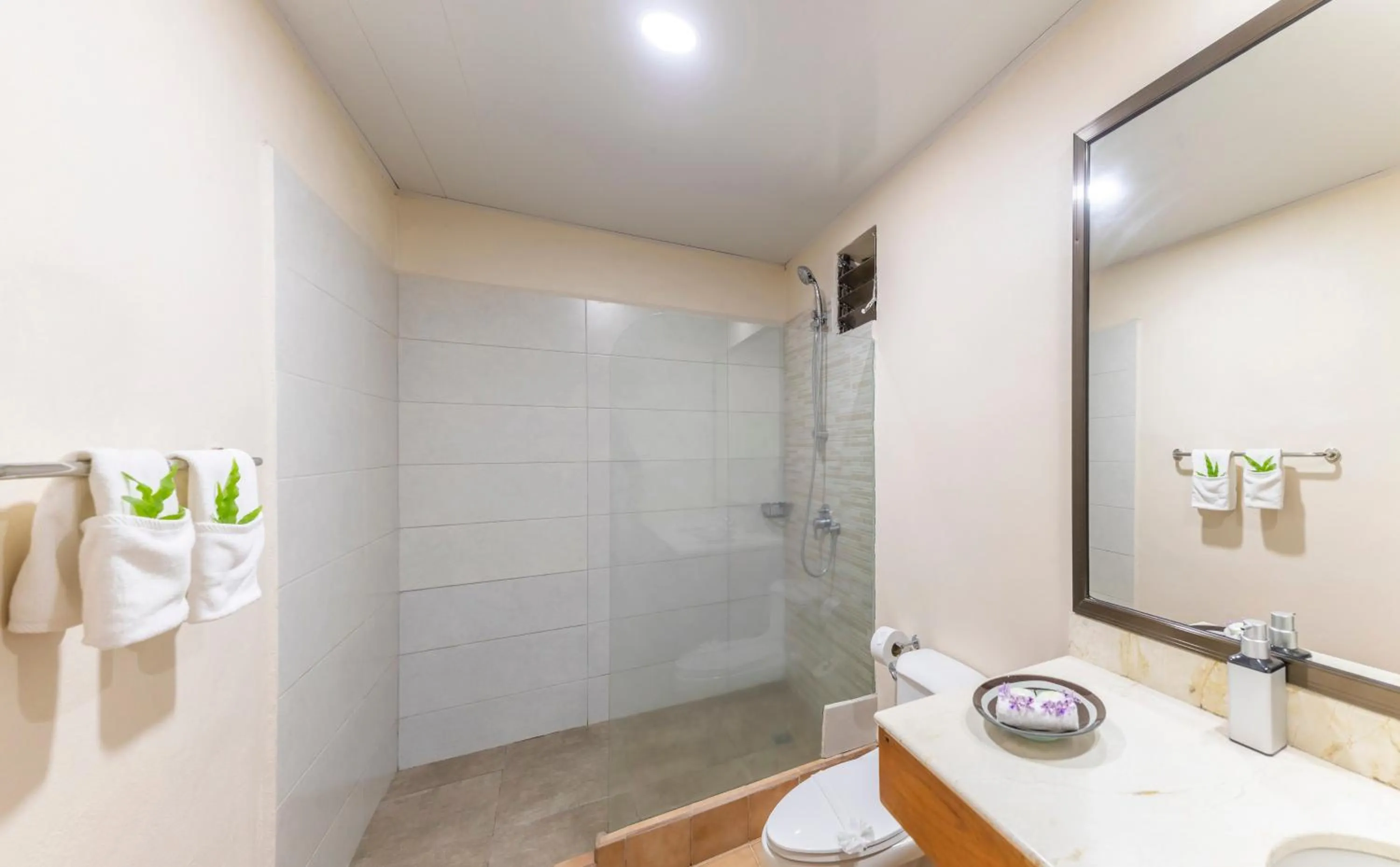 Bathroom in Hotel Lavas Tacotal