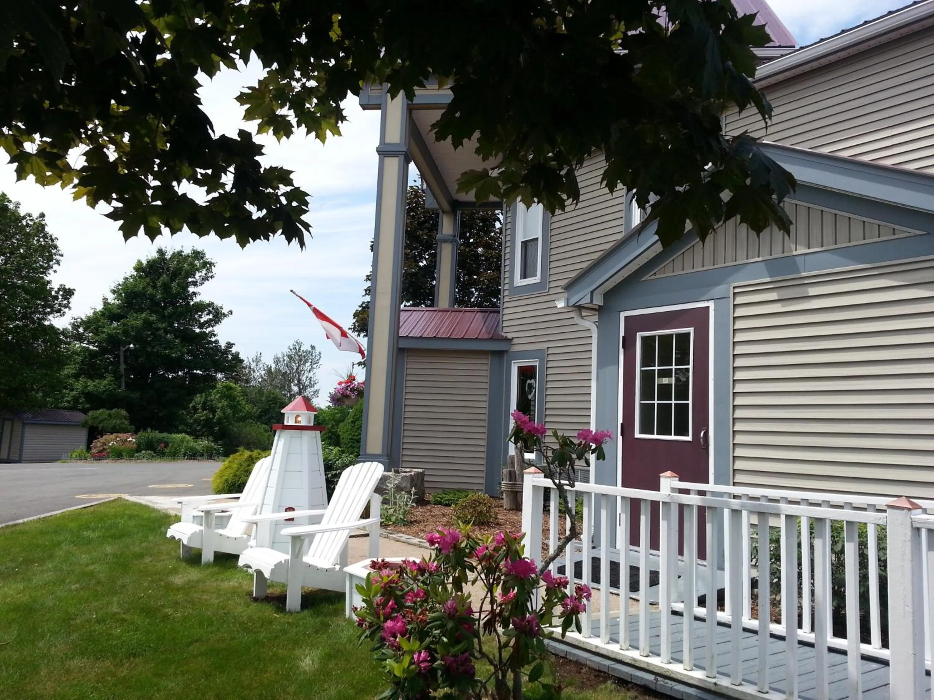 Facade/entrance in Granite Town Hotel