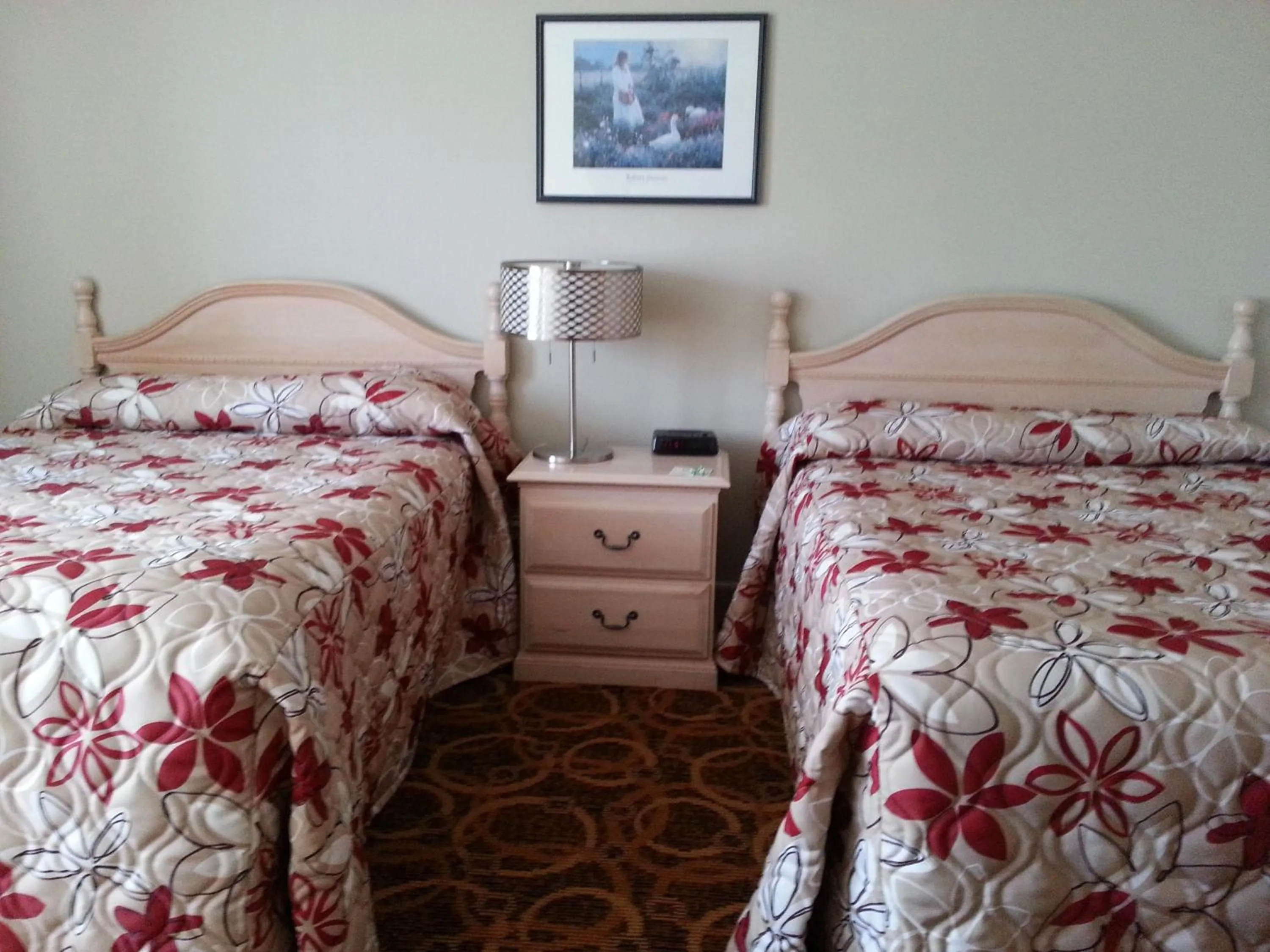 Bed in Granite Town Hotel